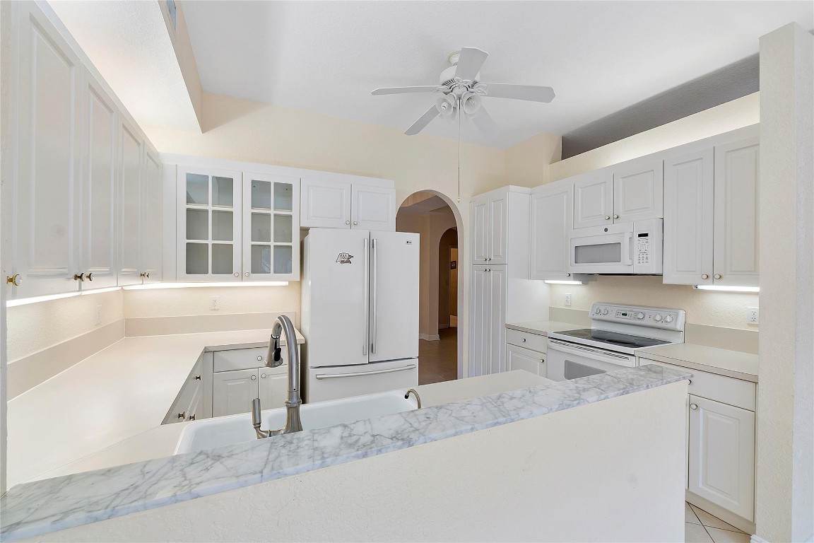 7919 Exeter Blvd 102