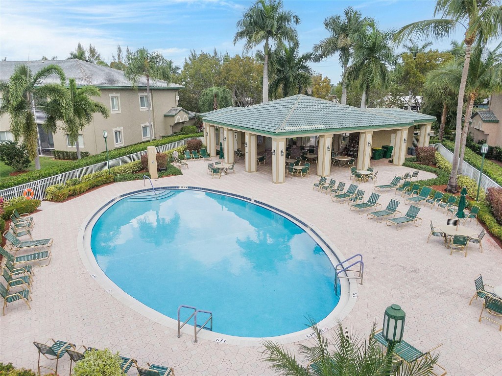 7919 Exeter Blvd 102