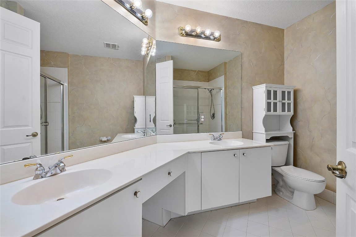 7919 Exeter Blvd 102