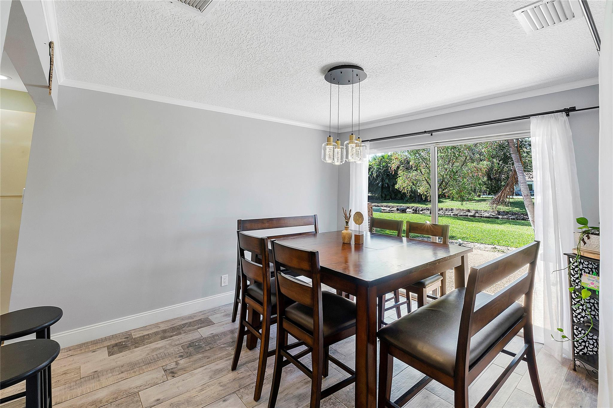 1933 Coquina Way