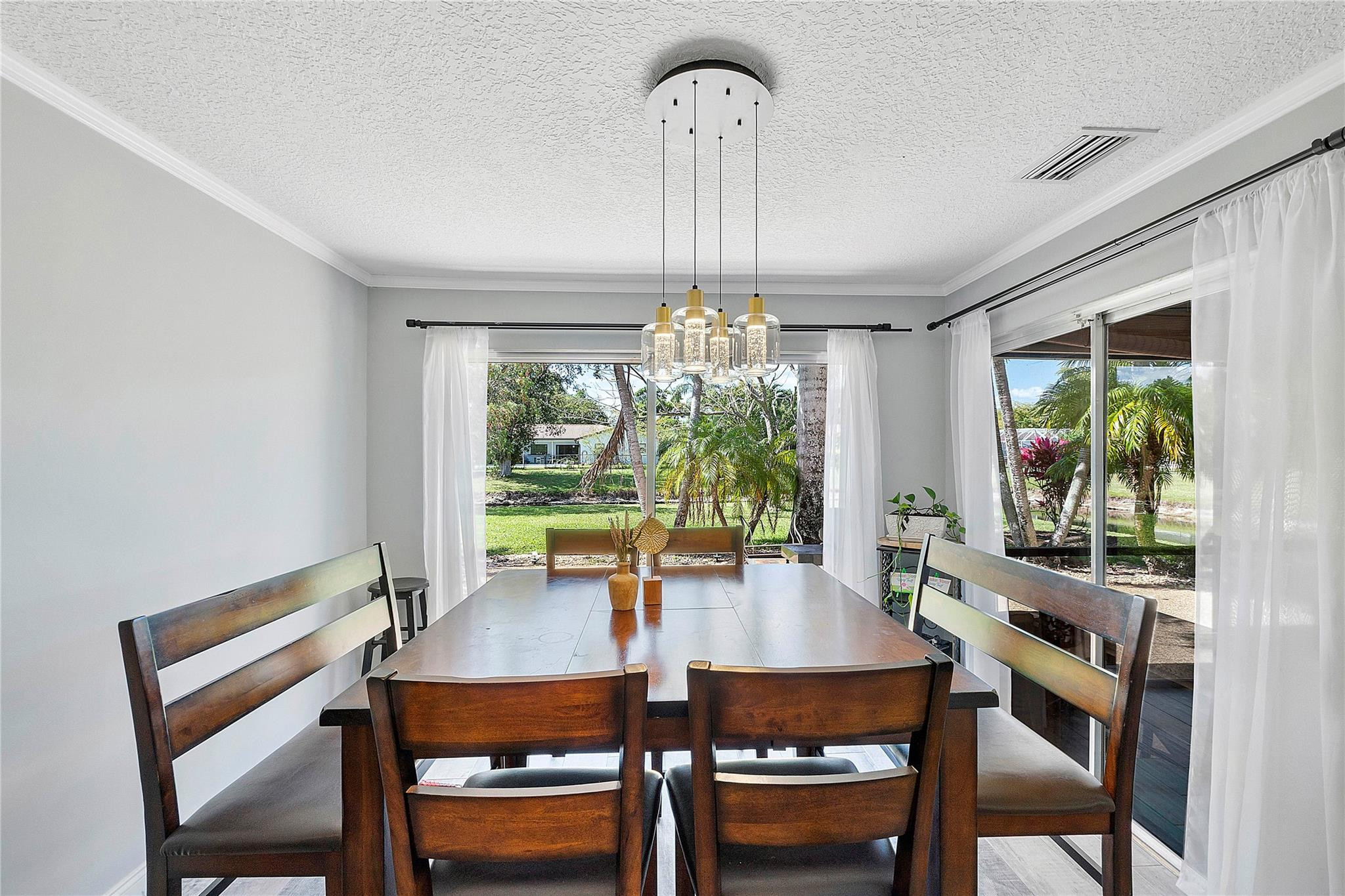 1933 Coquina Way