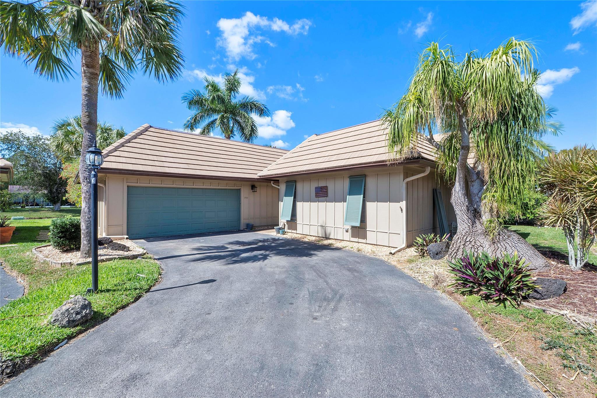 1933 Coquina Way