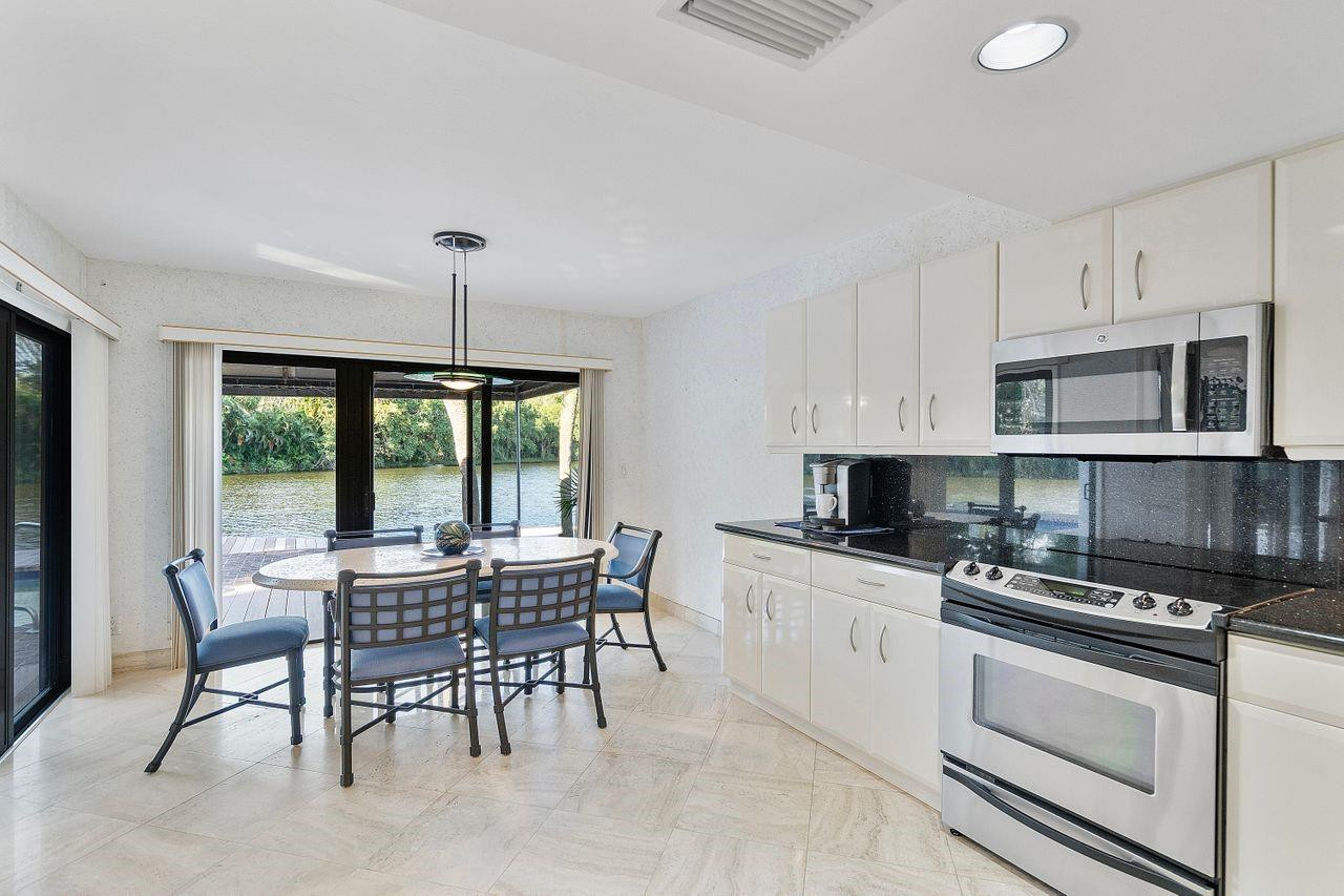 7640 Cedarwood Cir