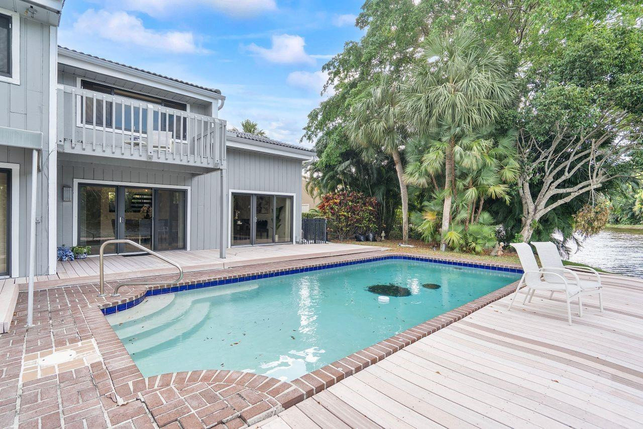 7640 Cedarwood Cir