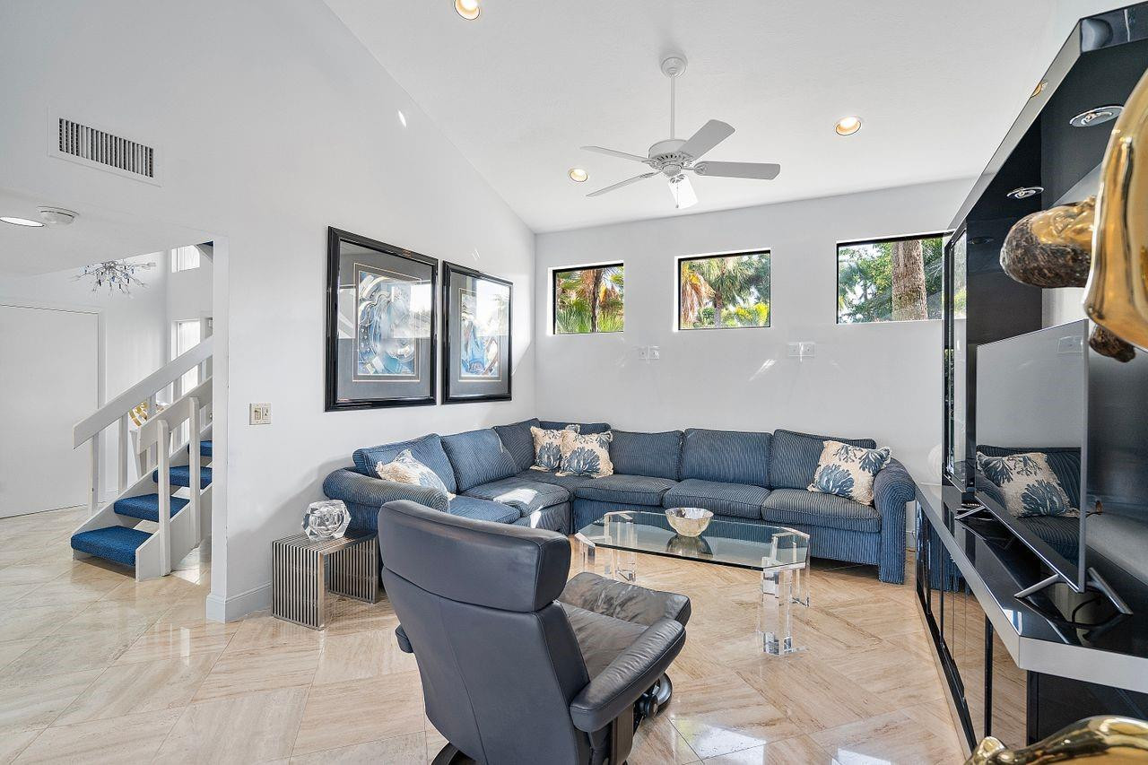 7640 Cedarwood Cir