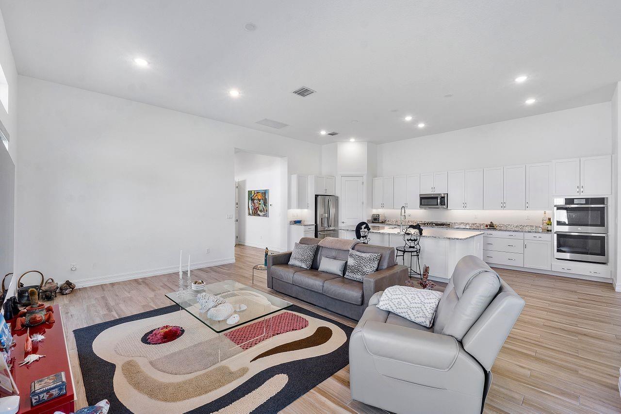 11990 Leon Cir S