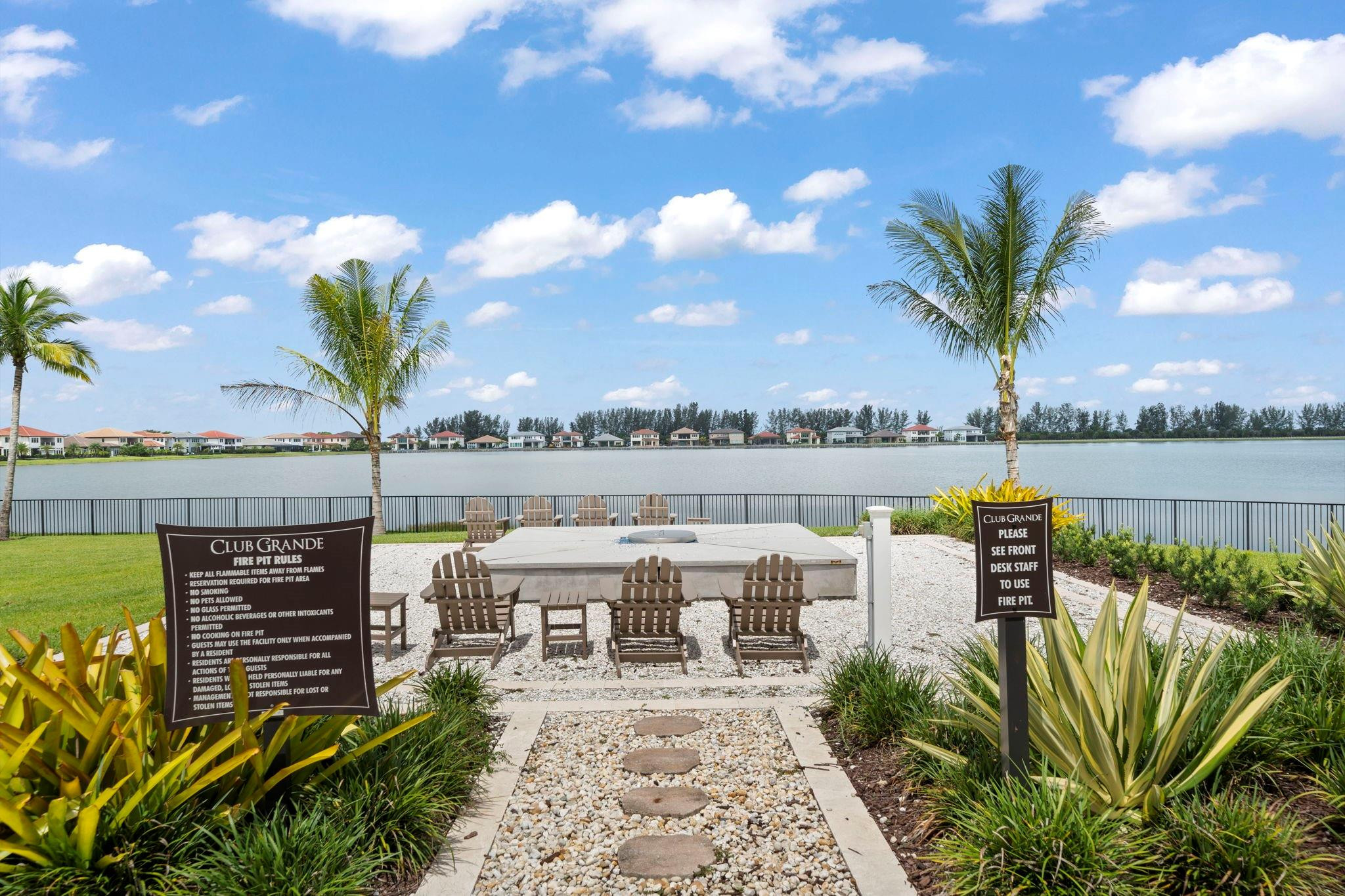 9125 Bay Dr
