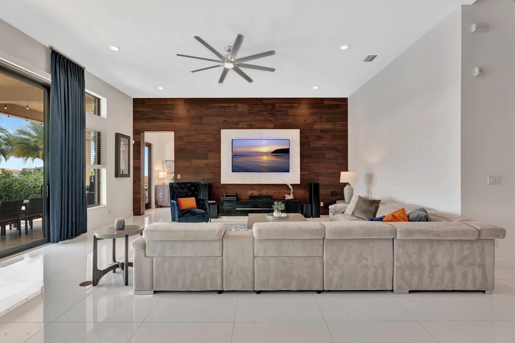 9125 Bay Dr