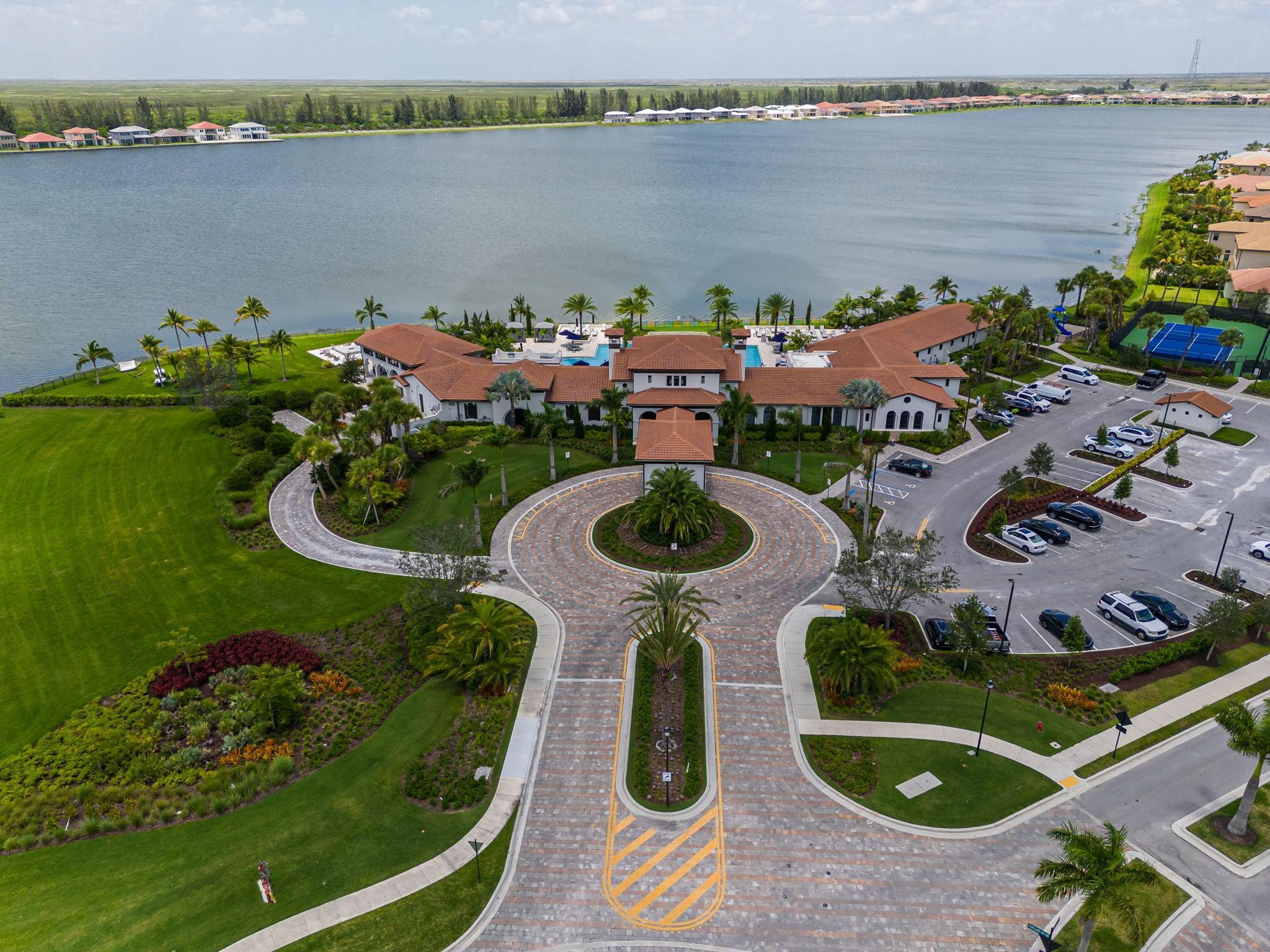 9125 Bay Dr