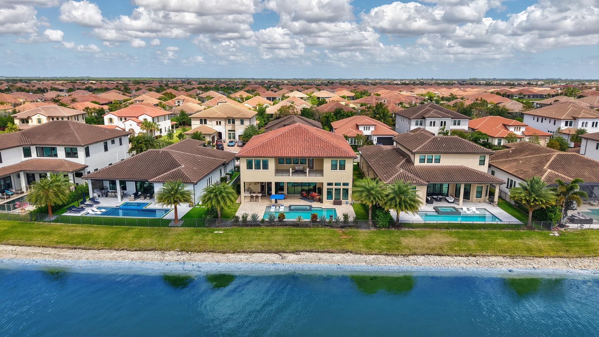 9125 Bay Dr