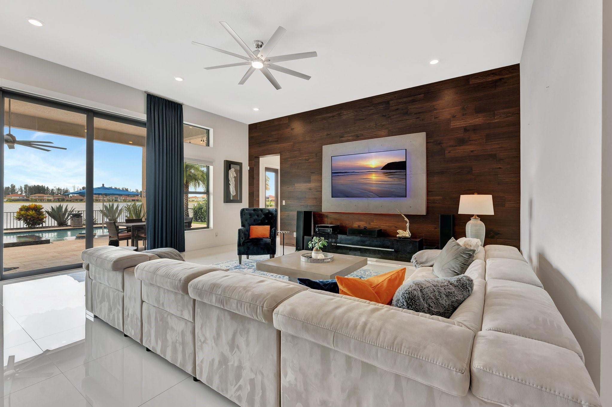 9125 Bay Dr