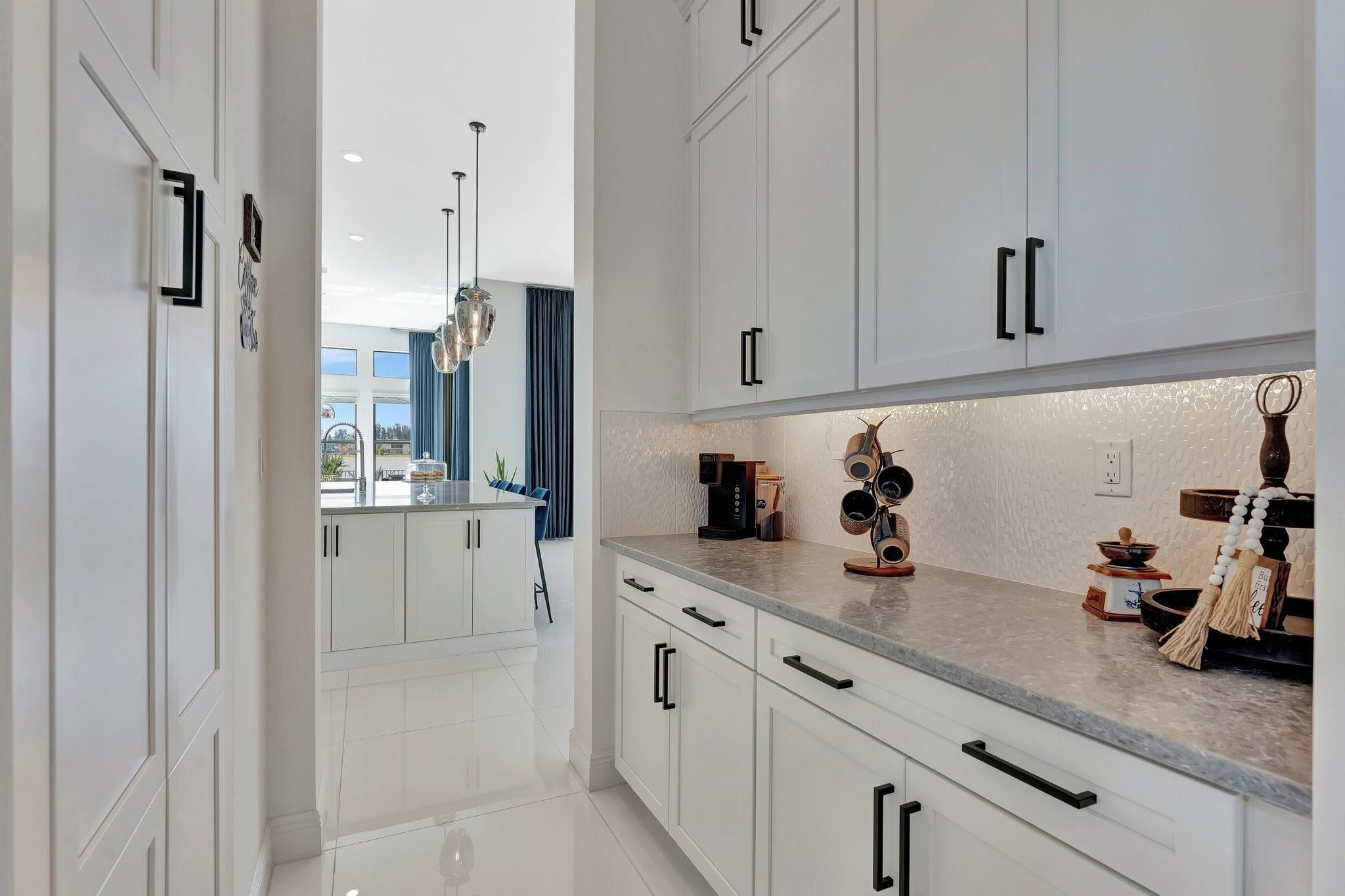9125 Bay Dr