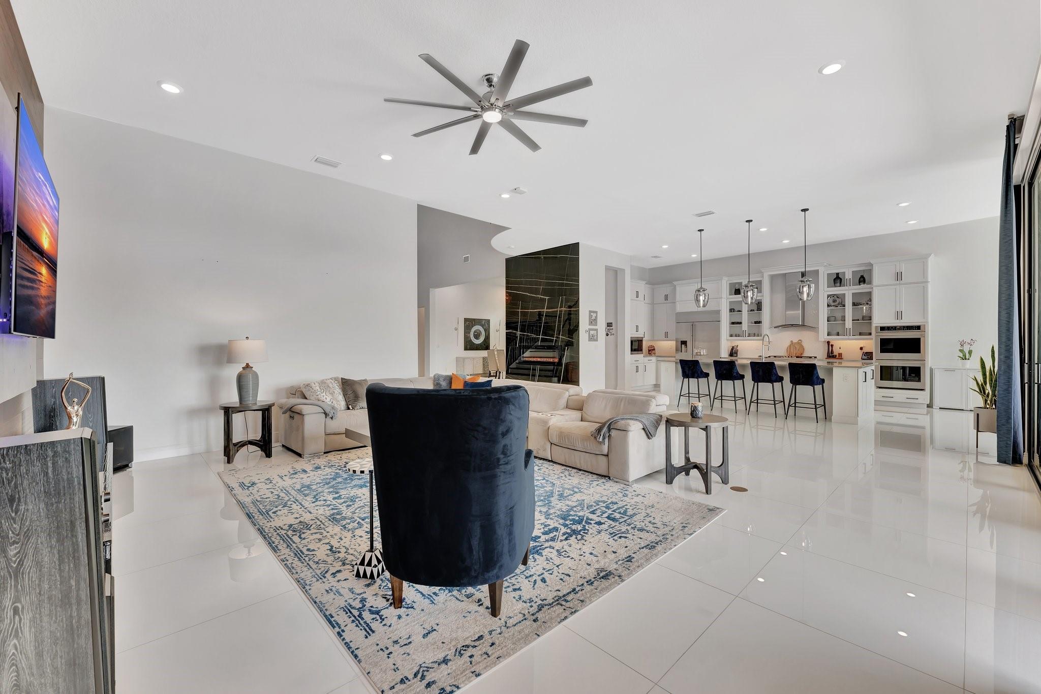 9125 Bay Dr