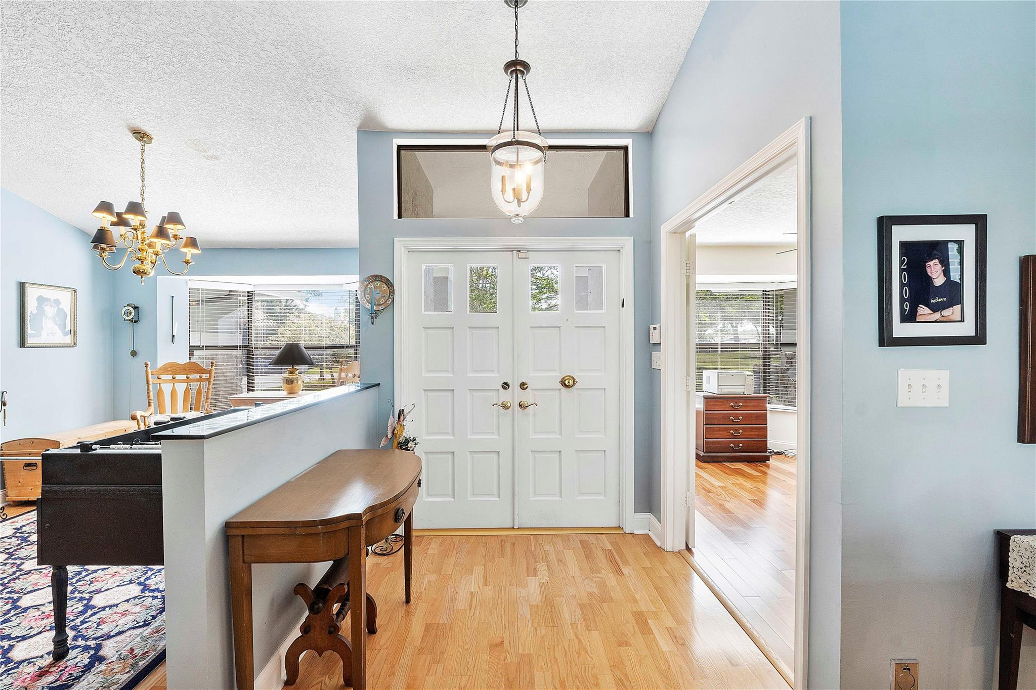 1963 Hartford Way