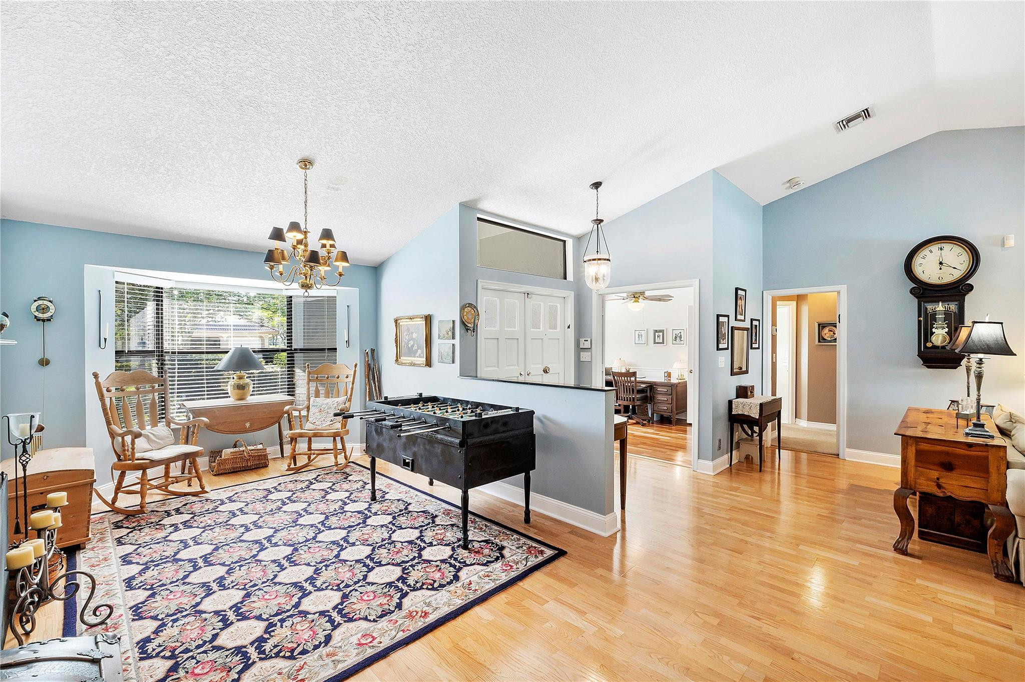 1963 Hartford Way