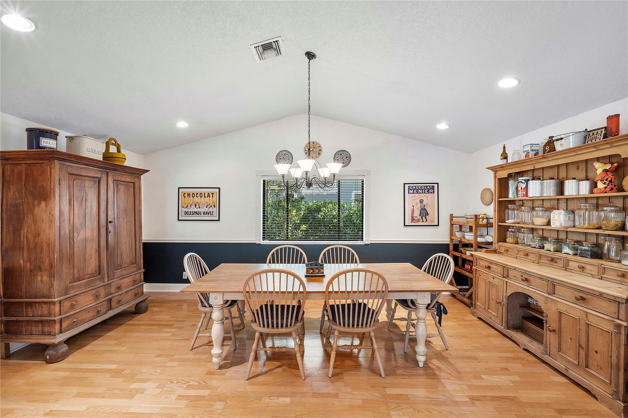 1963 Hartford Way