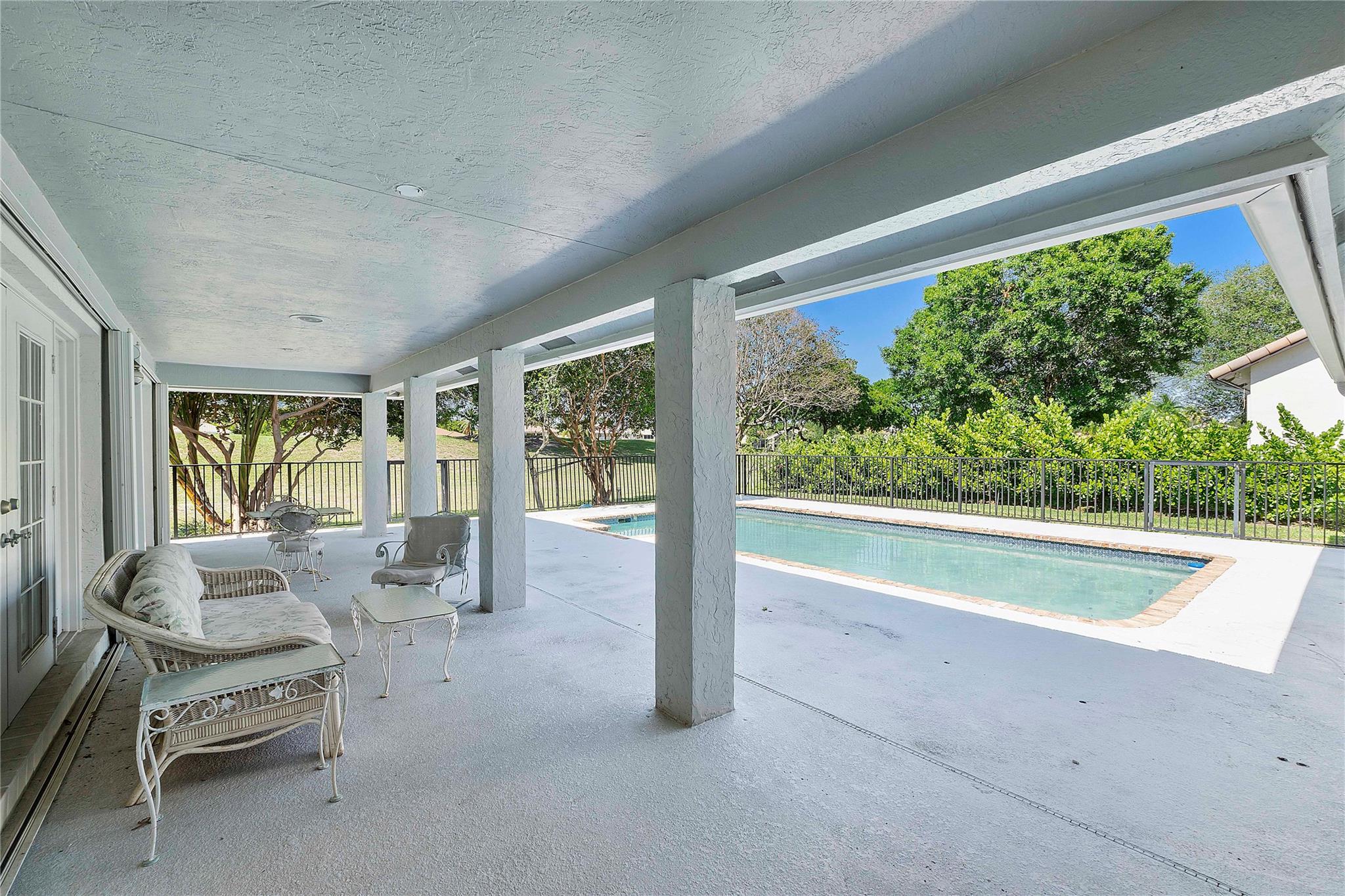 1963 Hartford Way