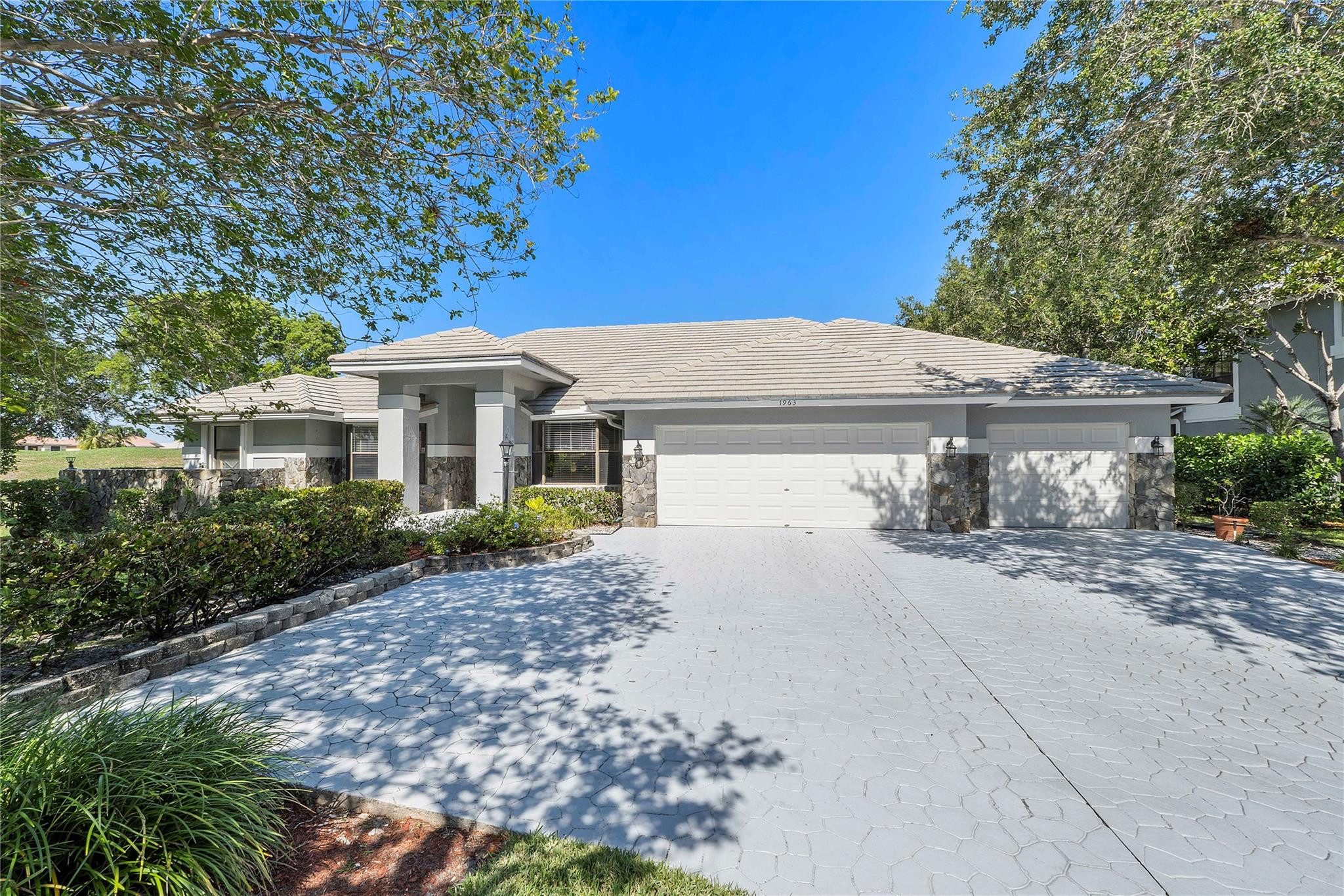 1963 Hartford Way