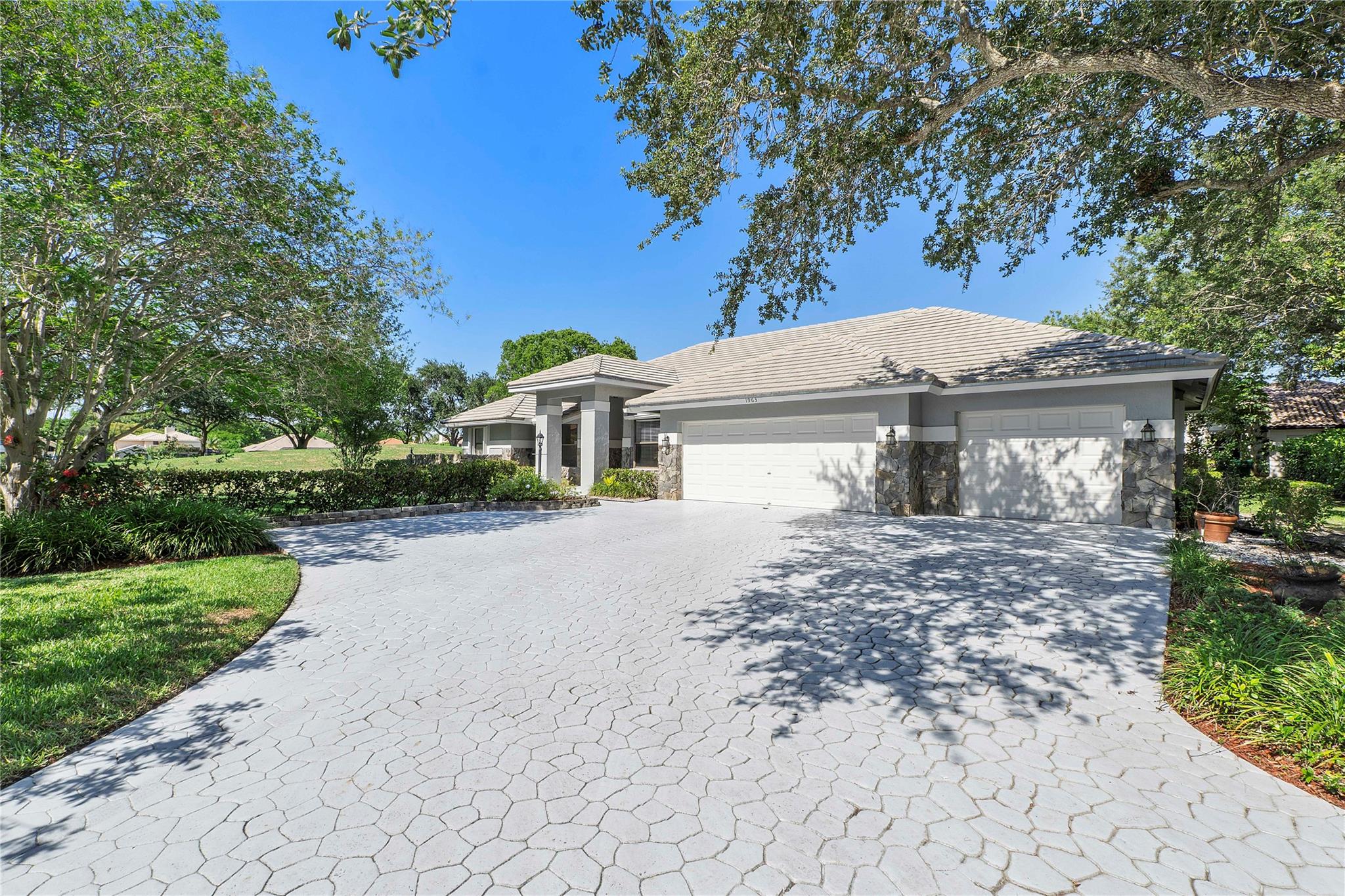1963 Hartford Way