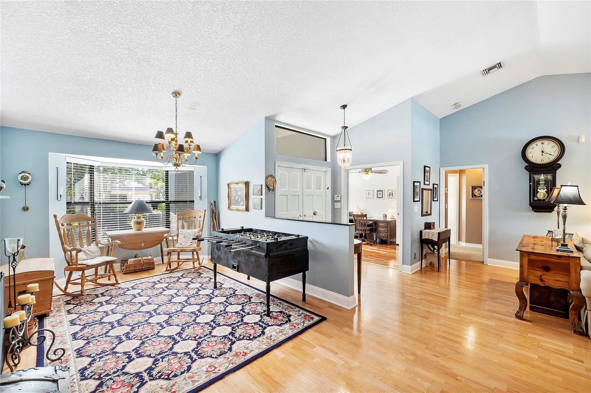 1963 Hartford Way