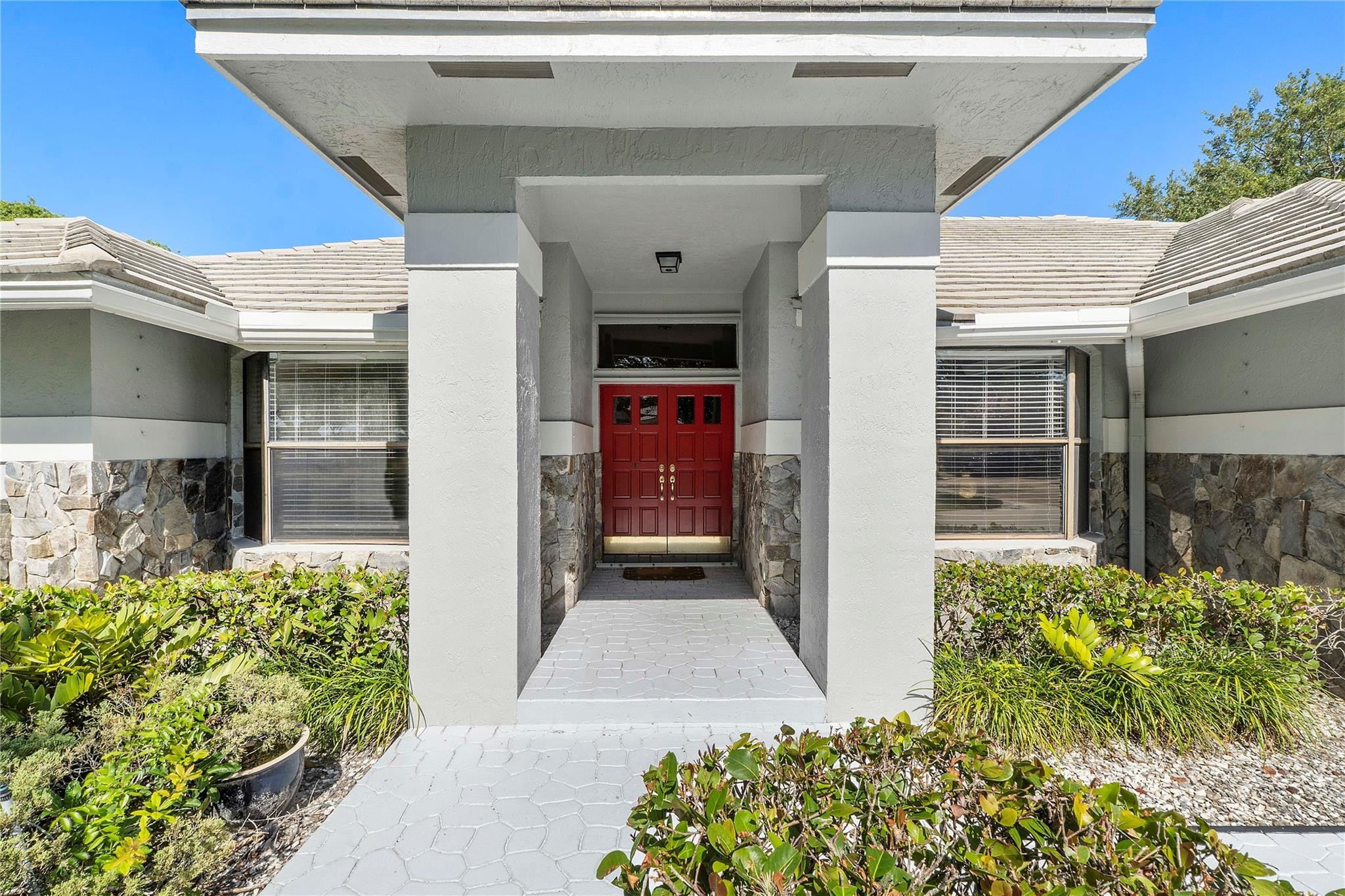1963 Hartford Way