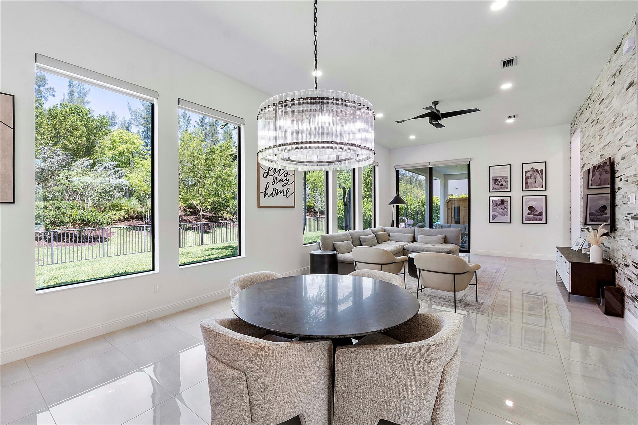 9015 W Bay Trl
