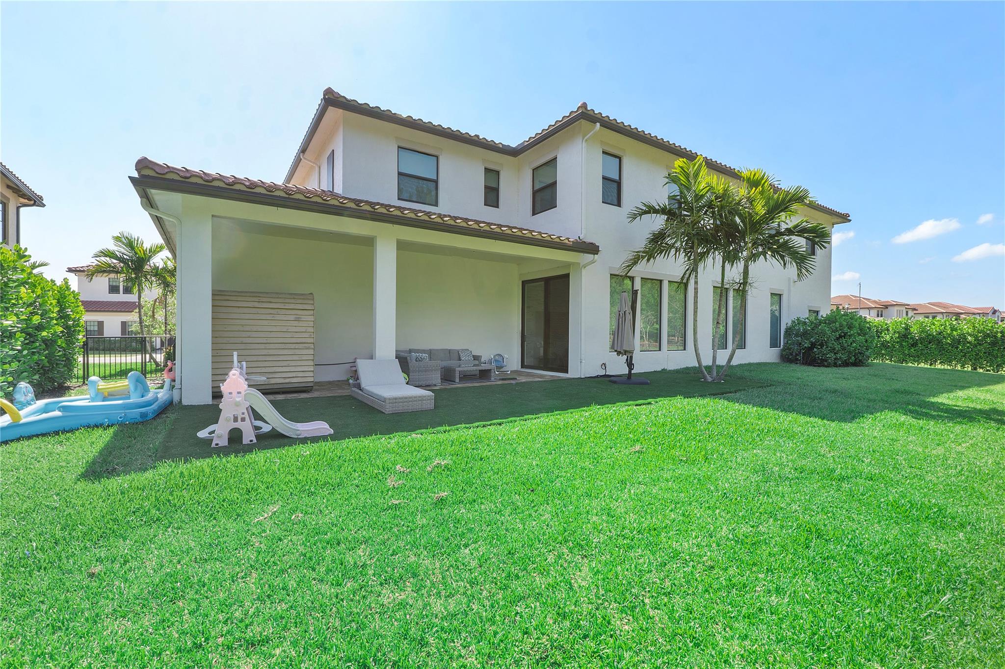 9015 W Bay Trl