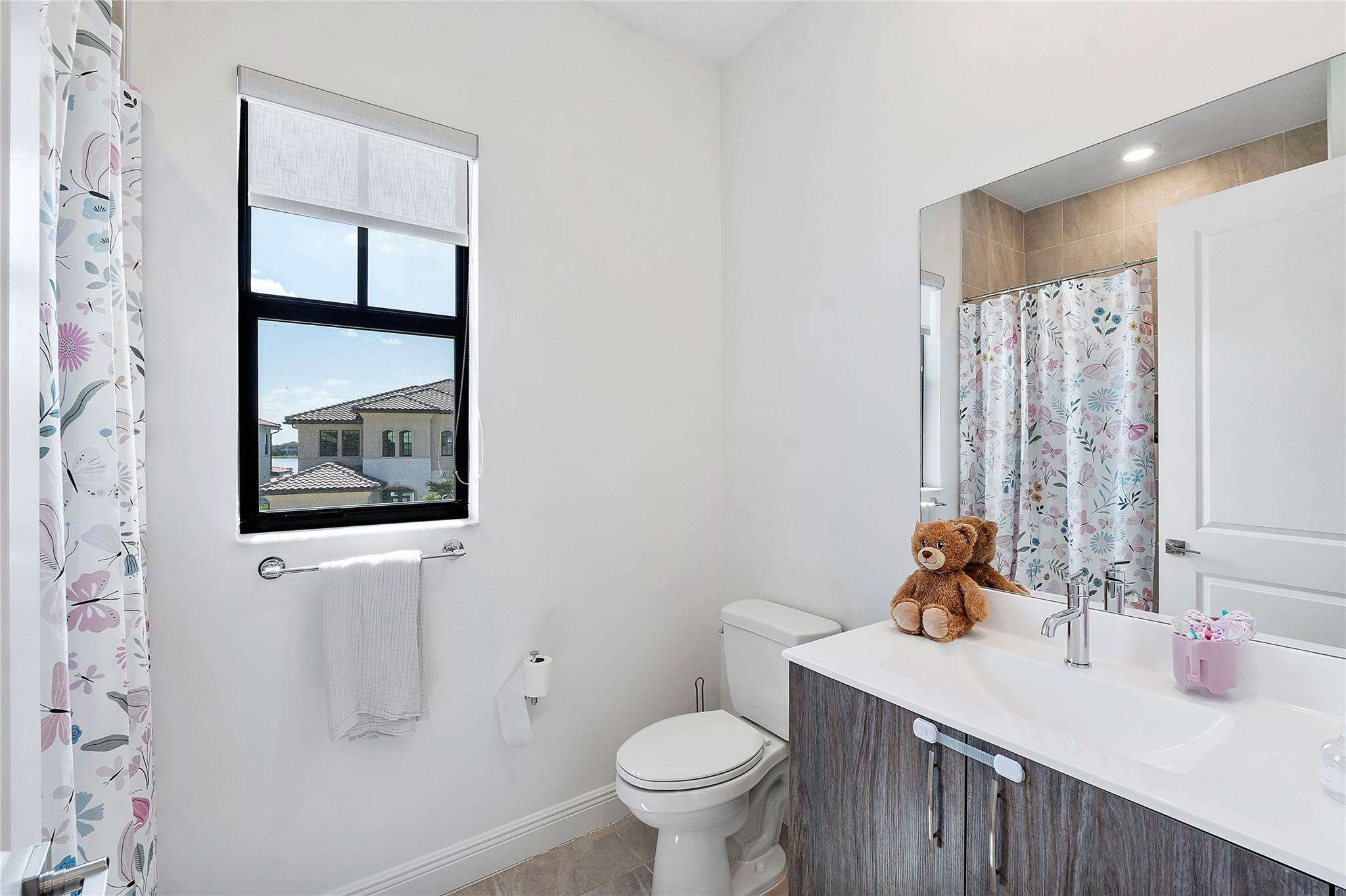 9015 W Bay Trl