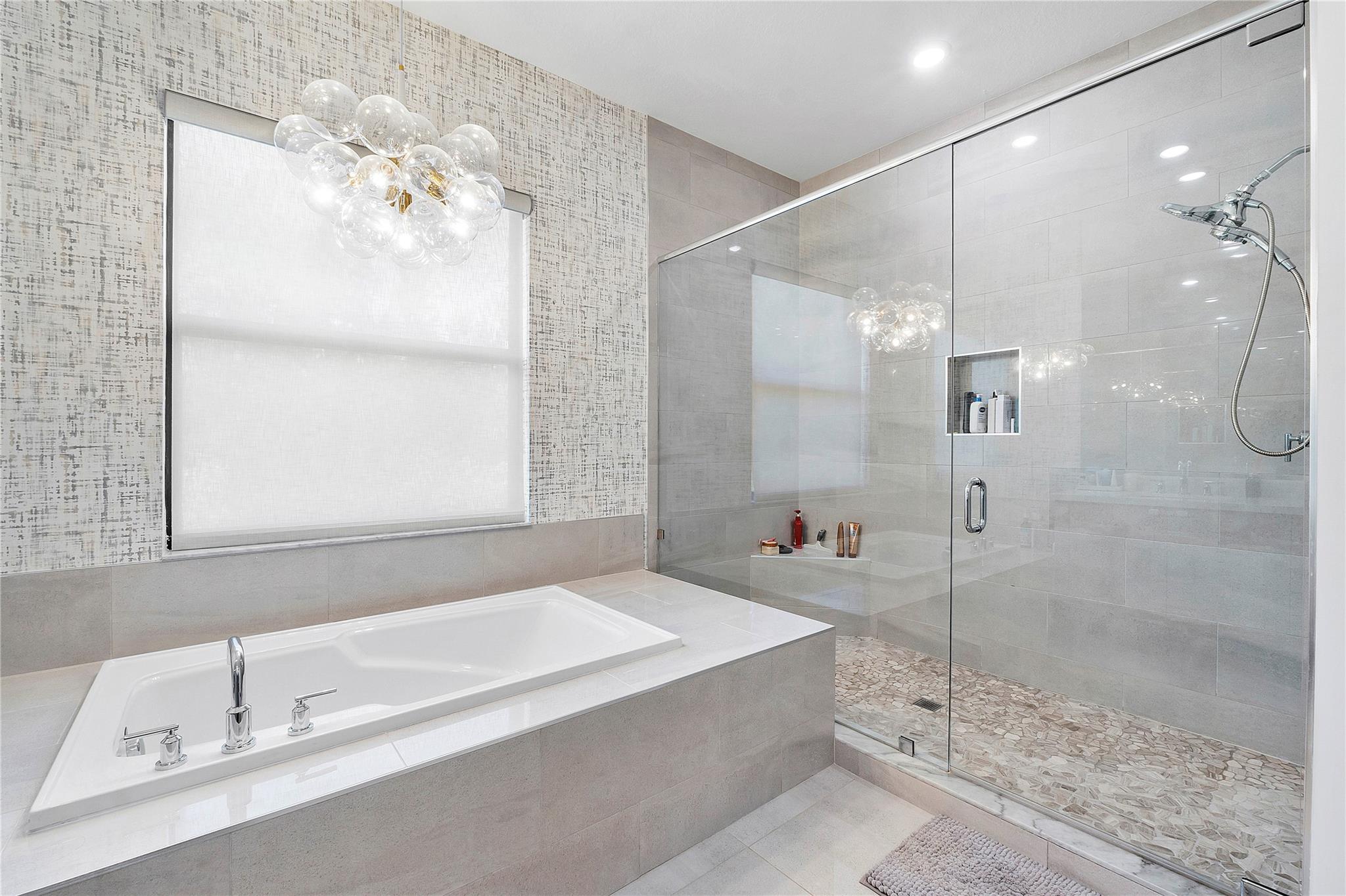 9015 W Bay Trl