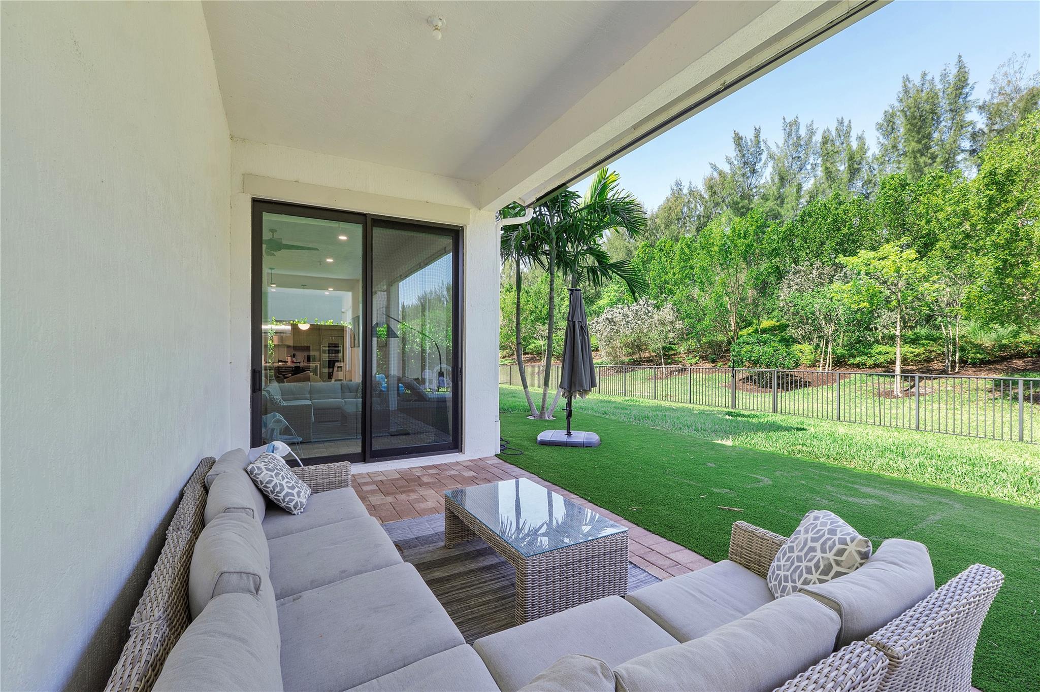 9015 W Bay Trl