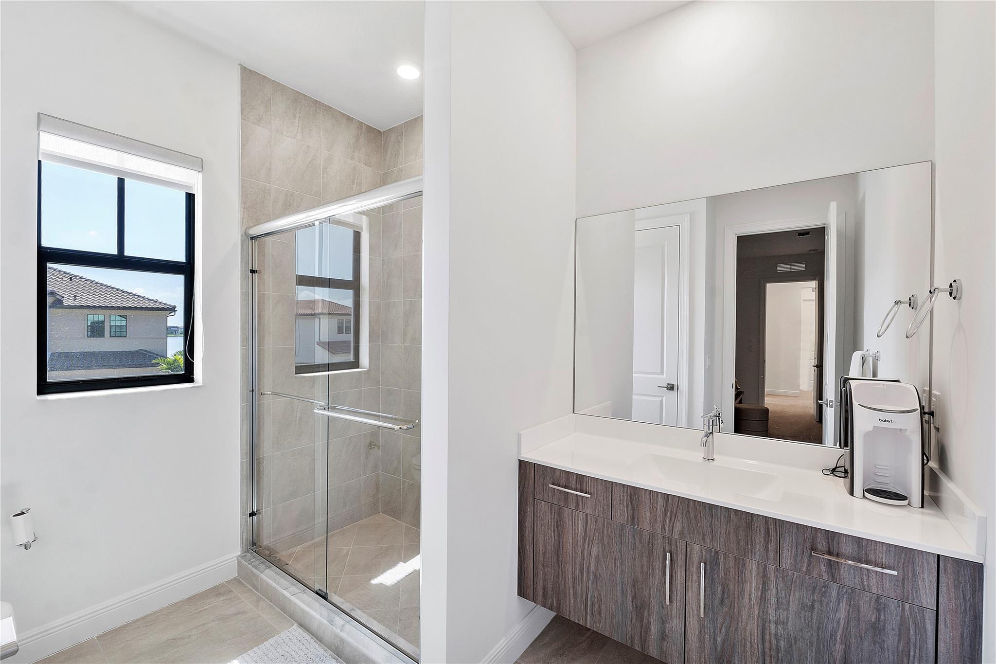 9015 W Bay Trl