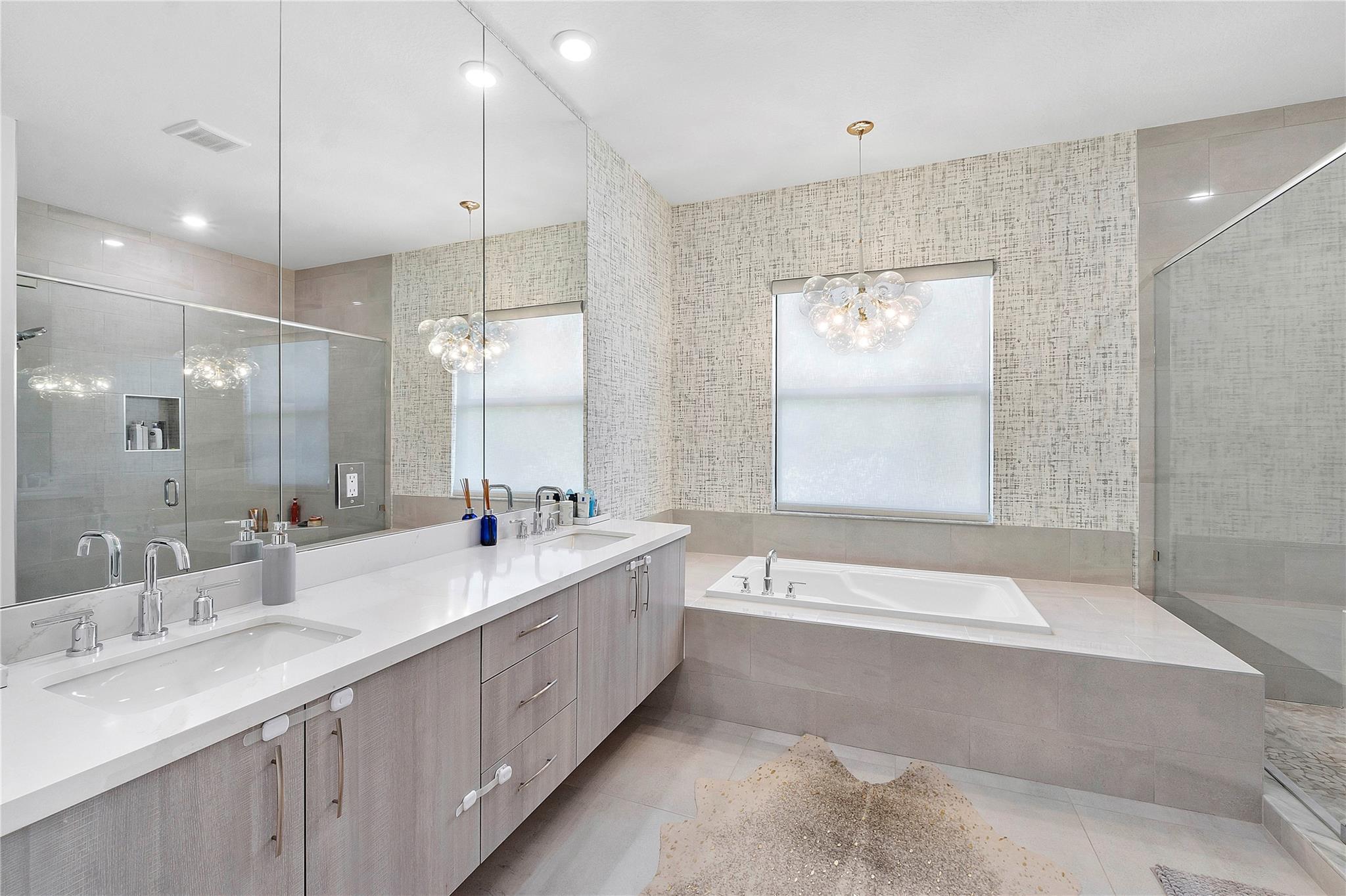 9015 W Bay Trl