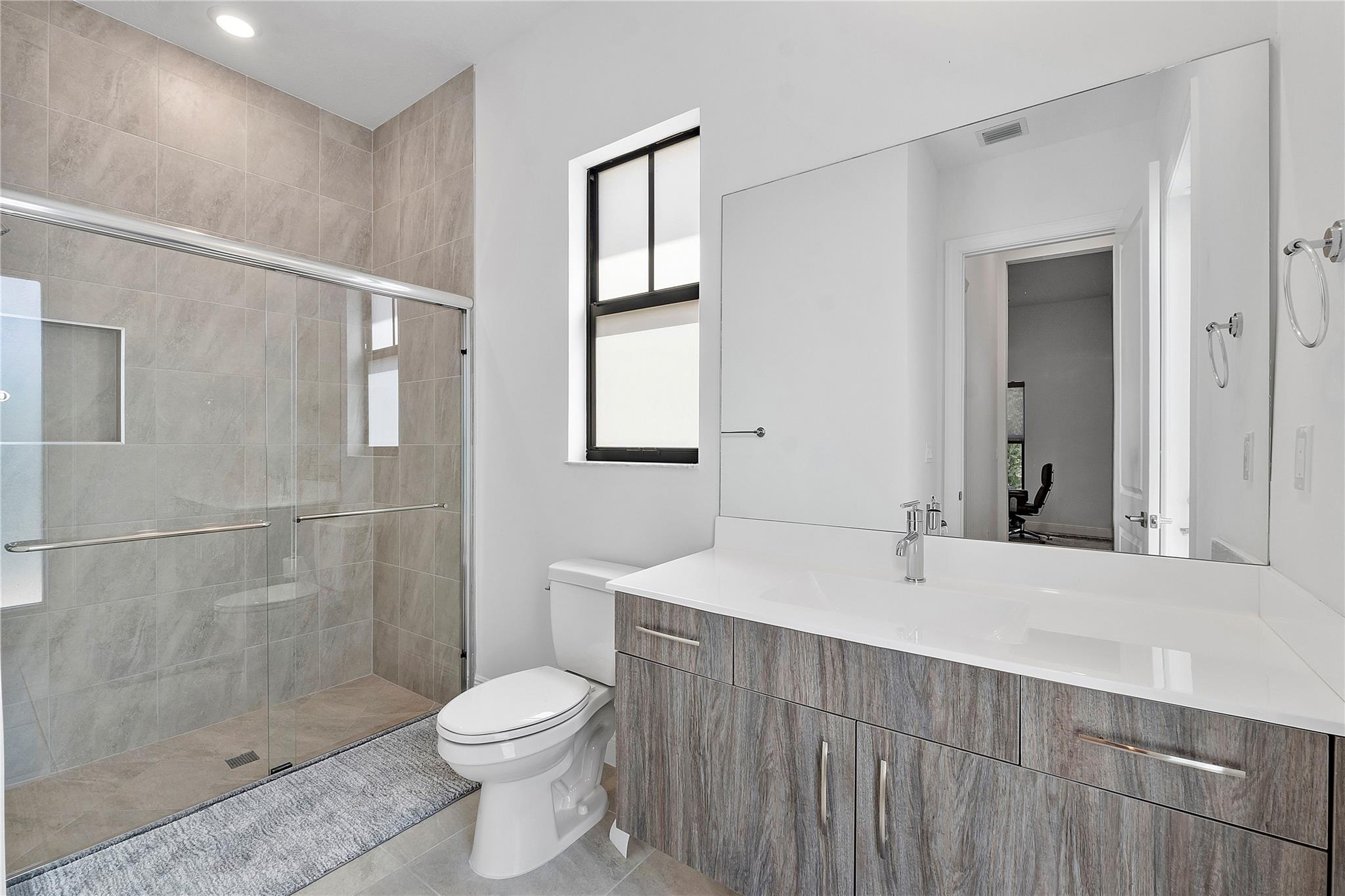 9015 W Bay Trl