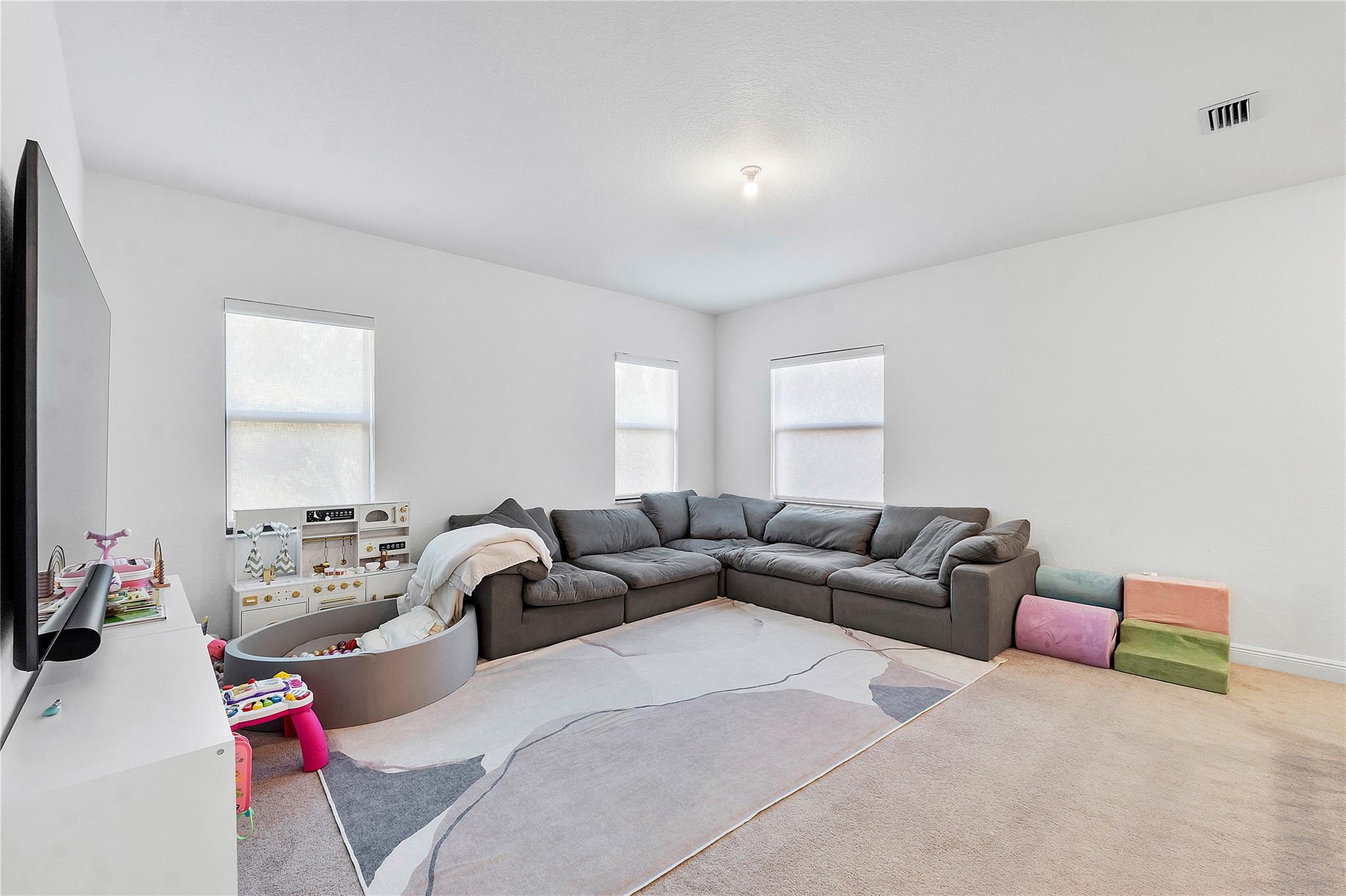 9015 W Bay Trl