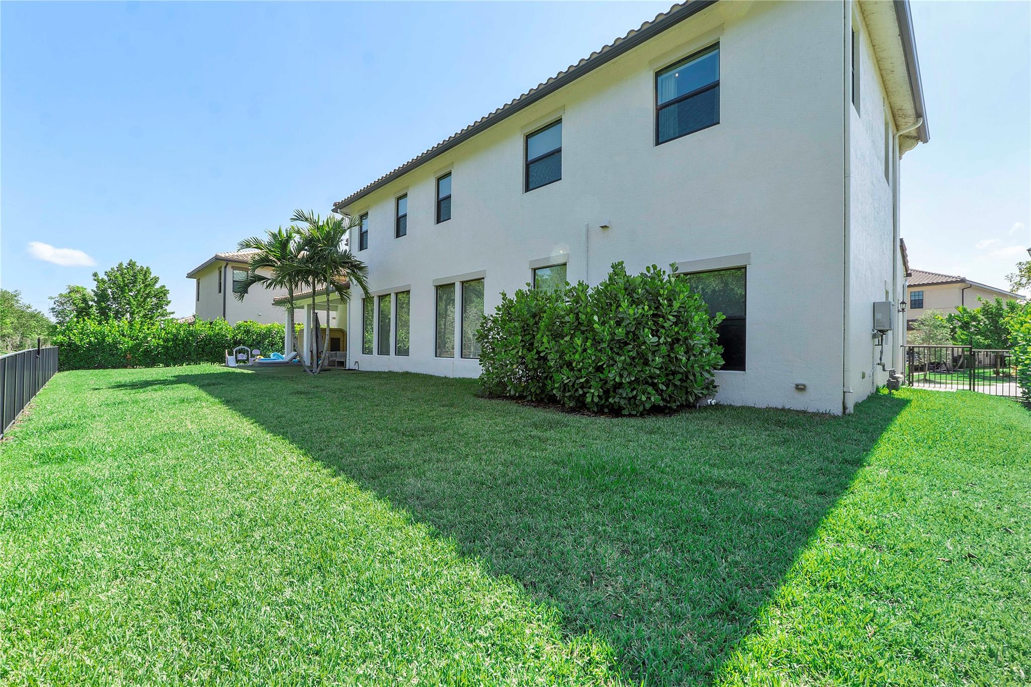 9015 W Bay Trl