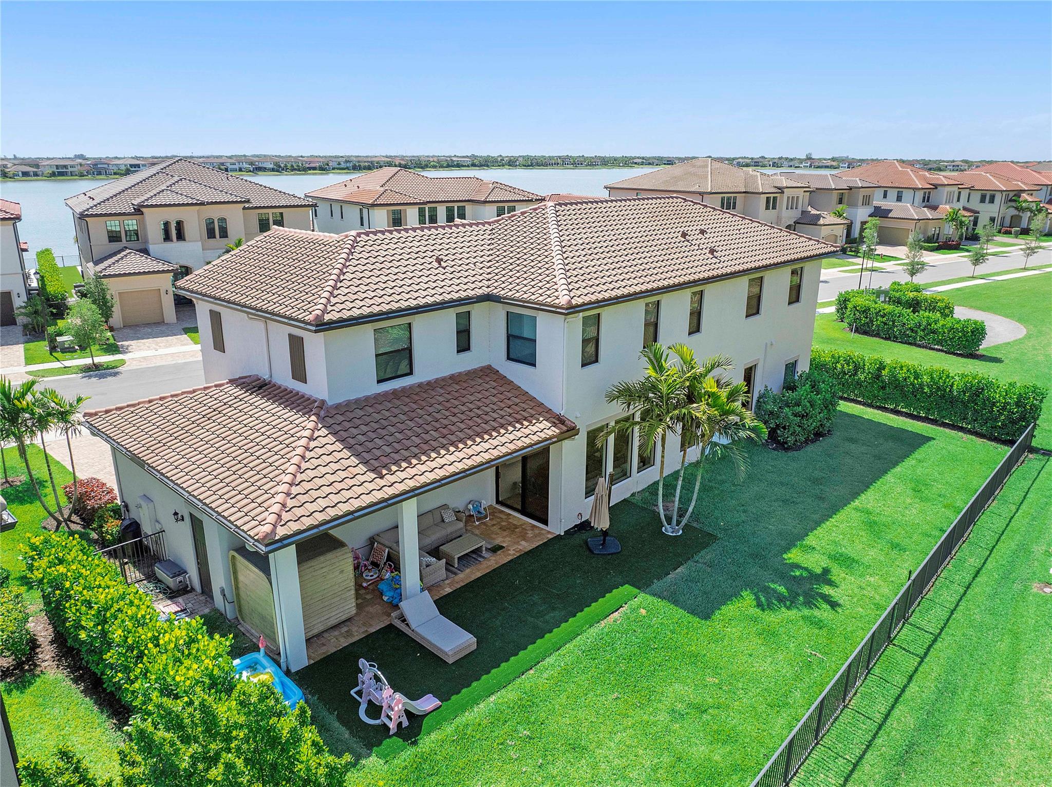 9015 W Bay Trl