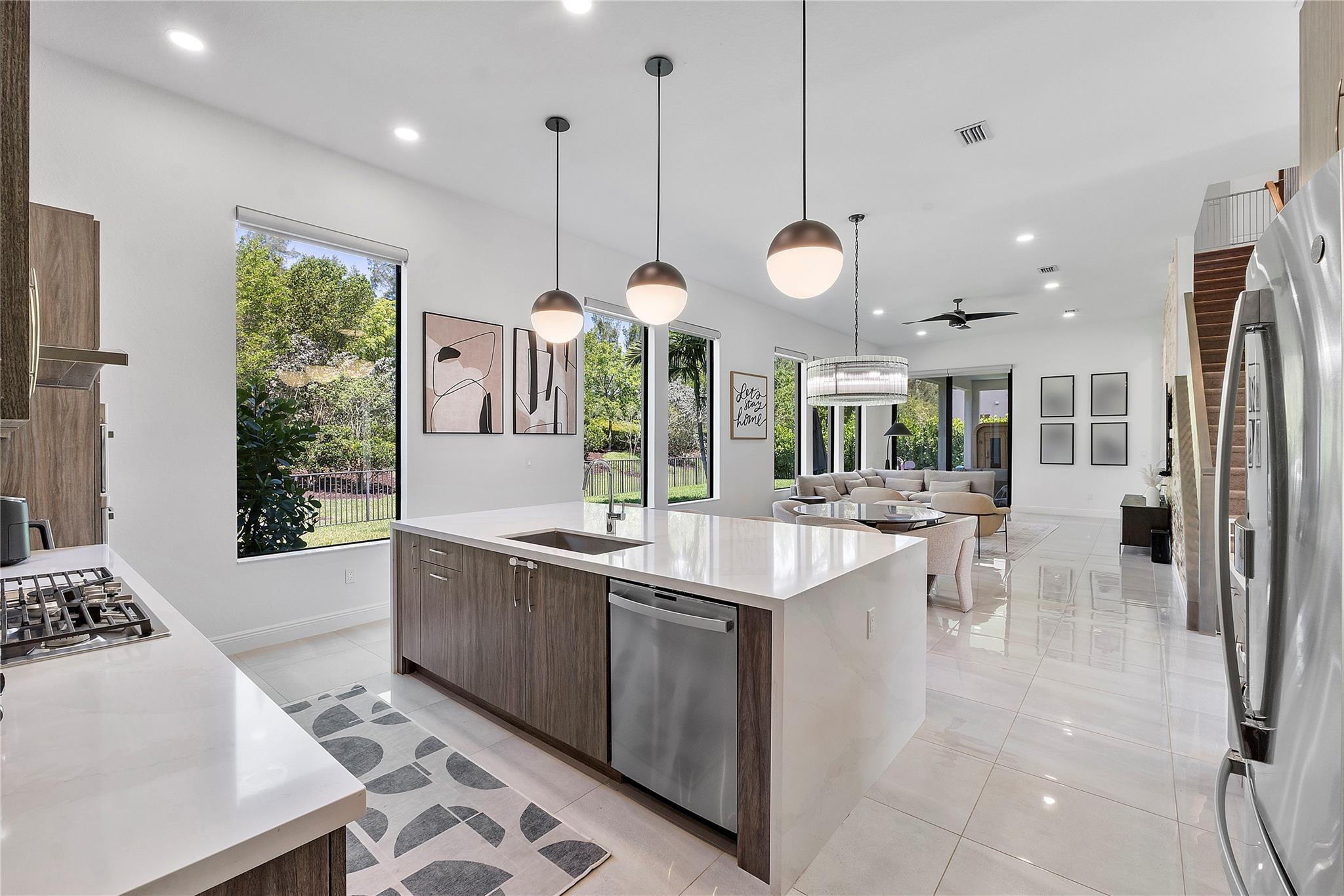 9015 W Bay Trl