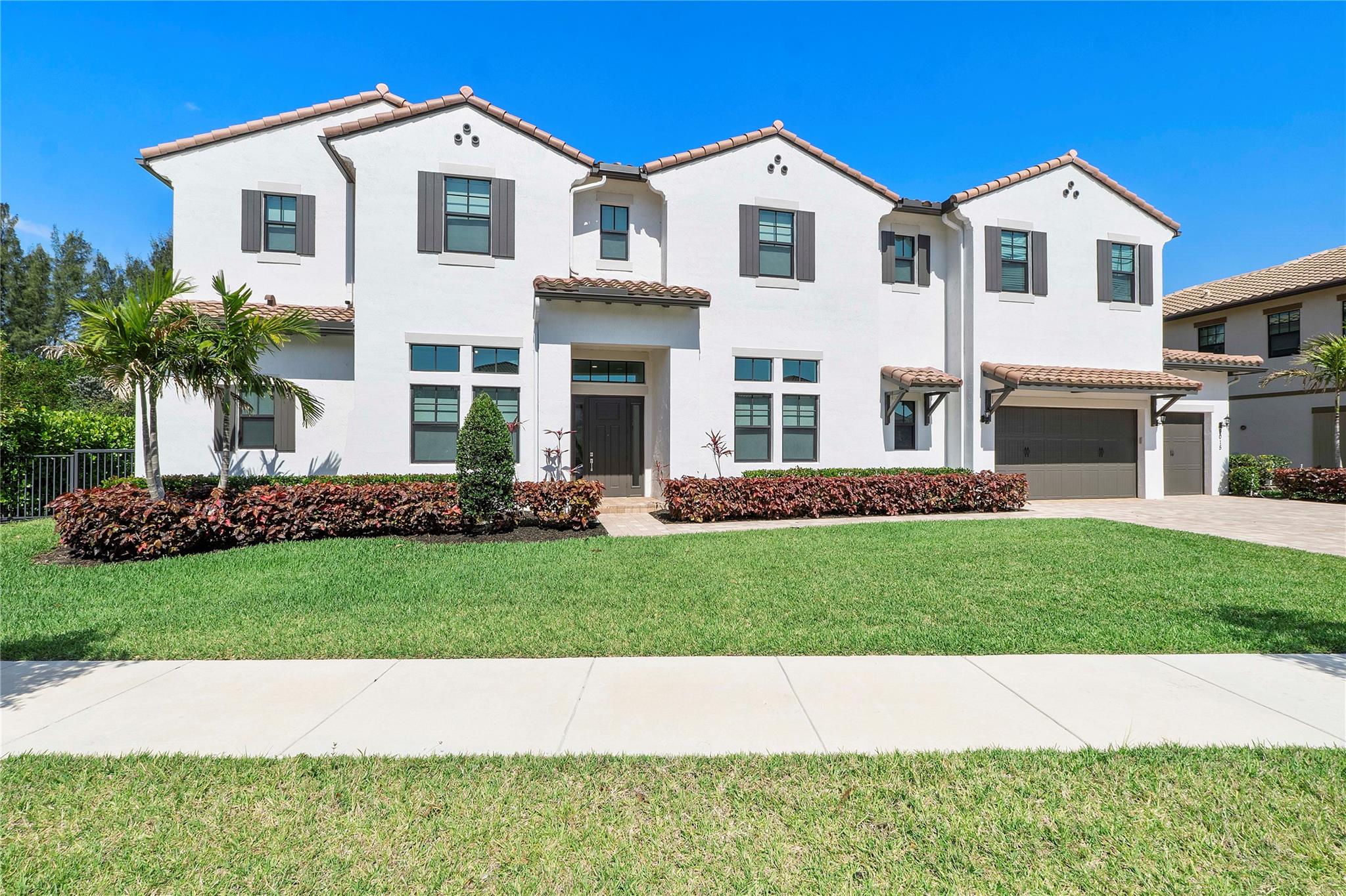 9015 W Bay Trl