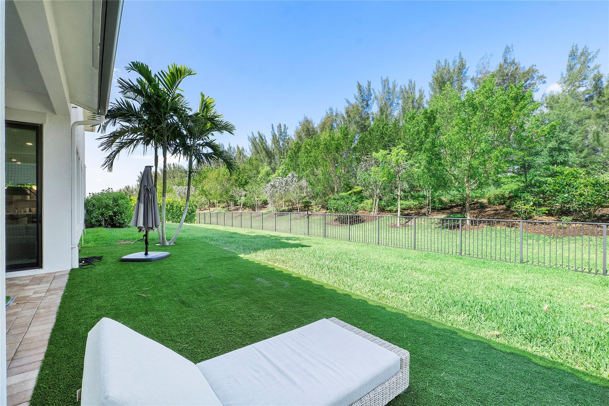 9015 W Bay Trl