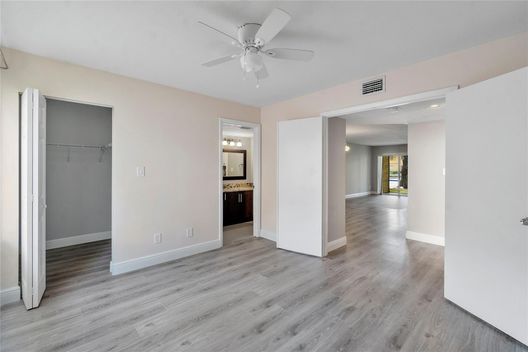 1030 CORAL CLUB DR 1030