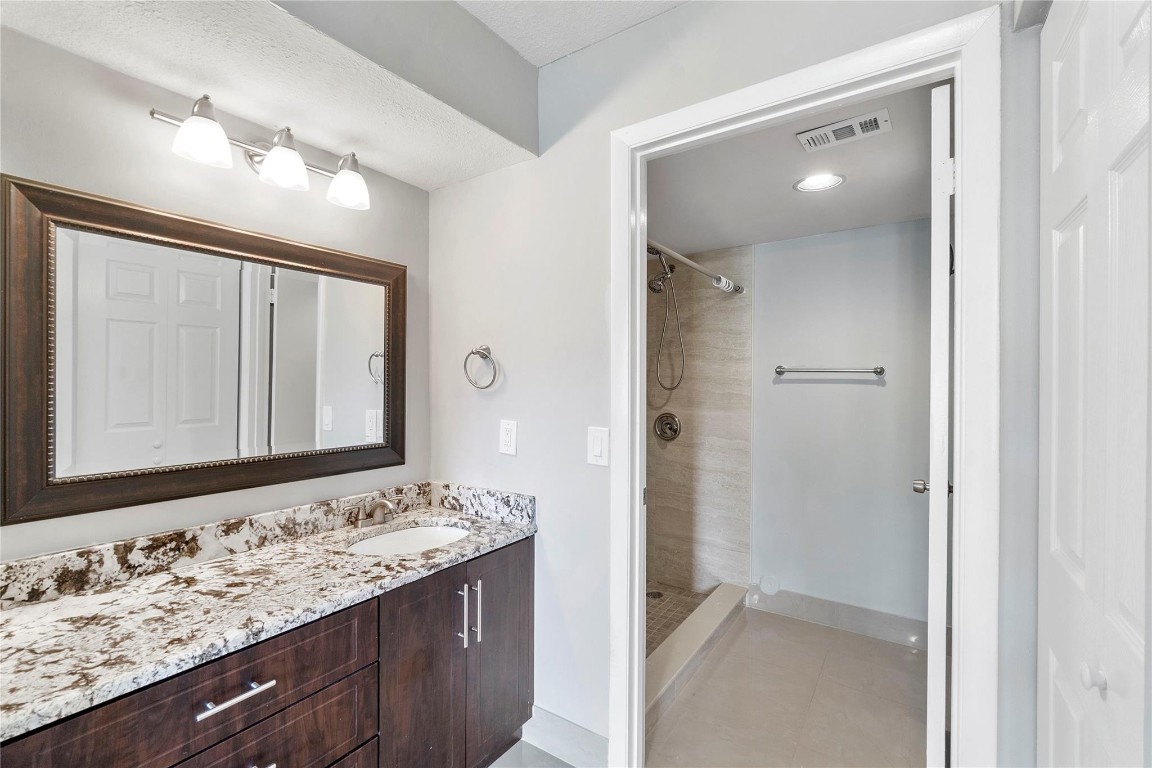 1030 CORAL CLUB DR 1030