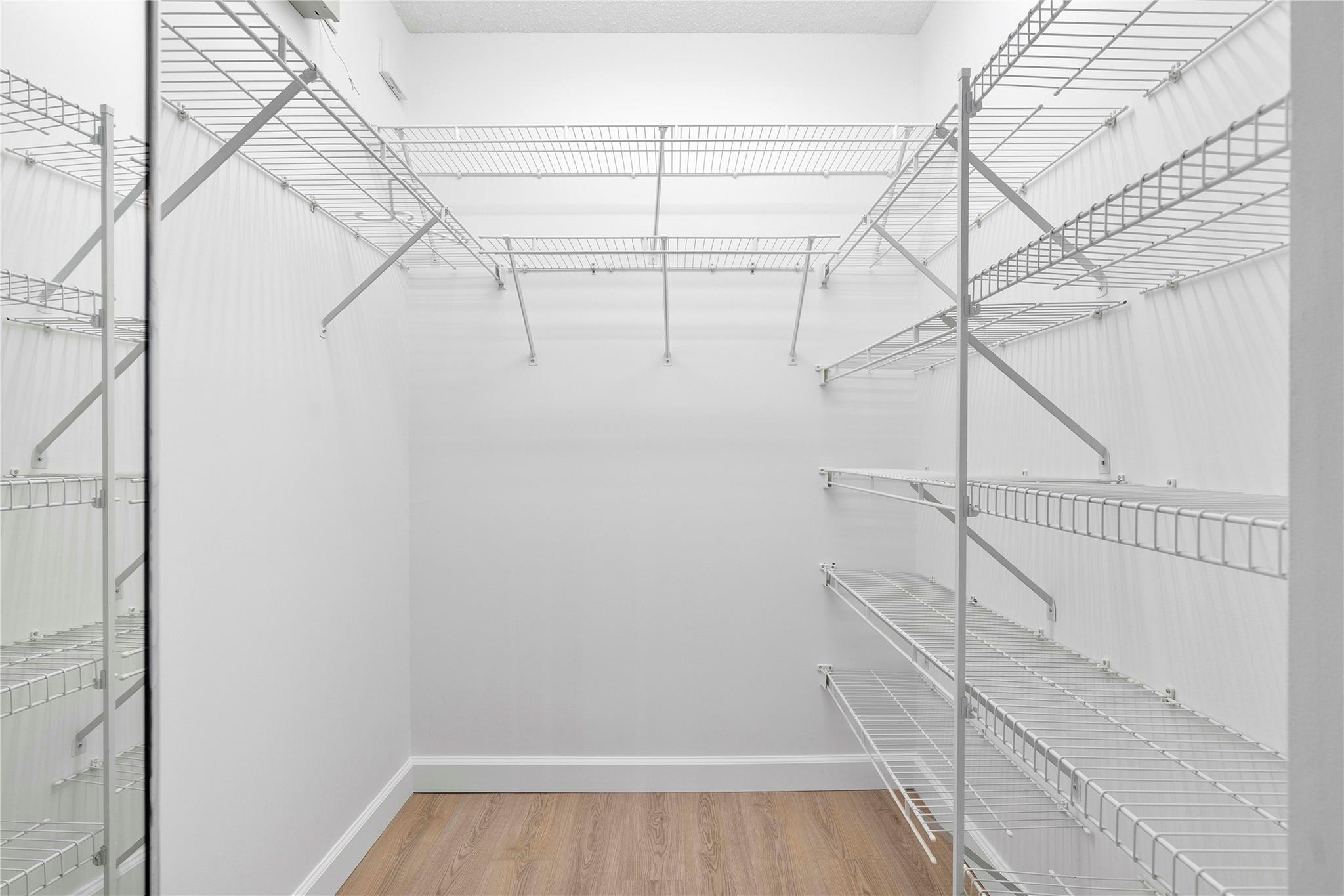 9537 Weldon Cir i309