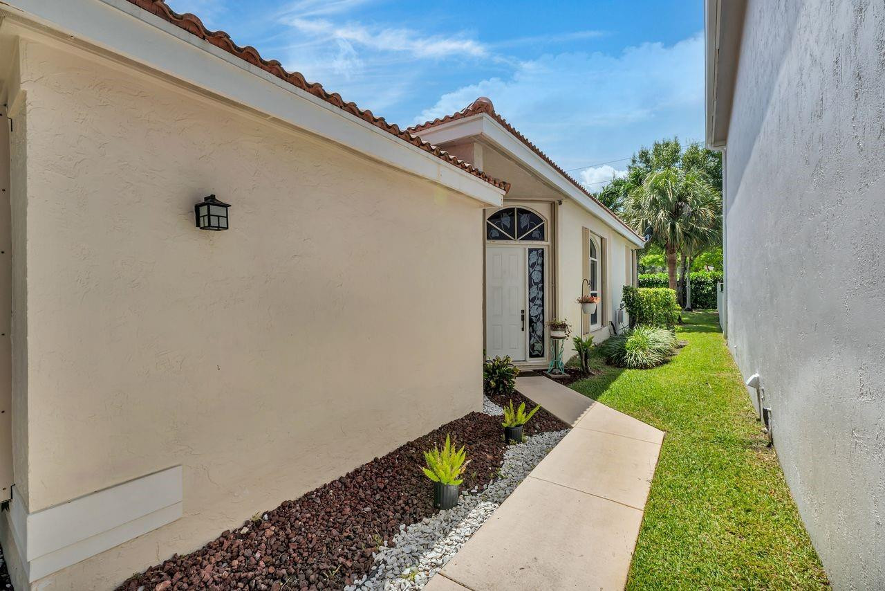 7665 NW 71st Ter