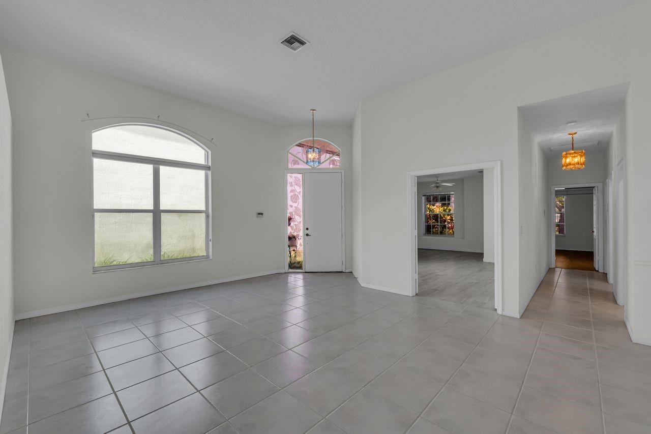 7665 NW 71st Ter