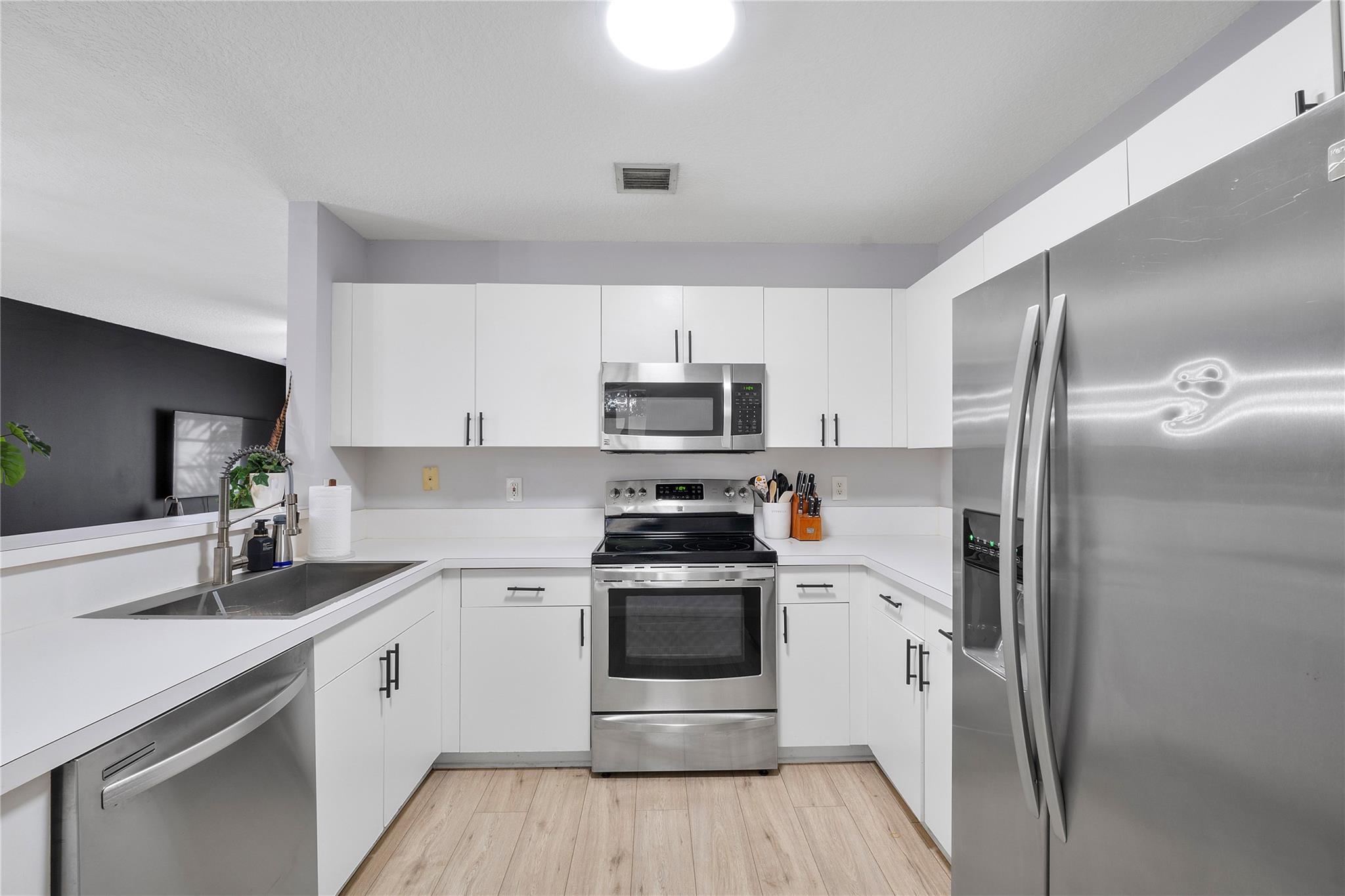 1367 SW 48th Ter