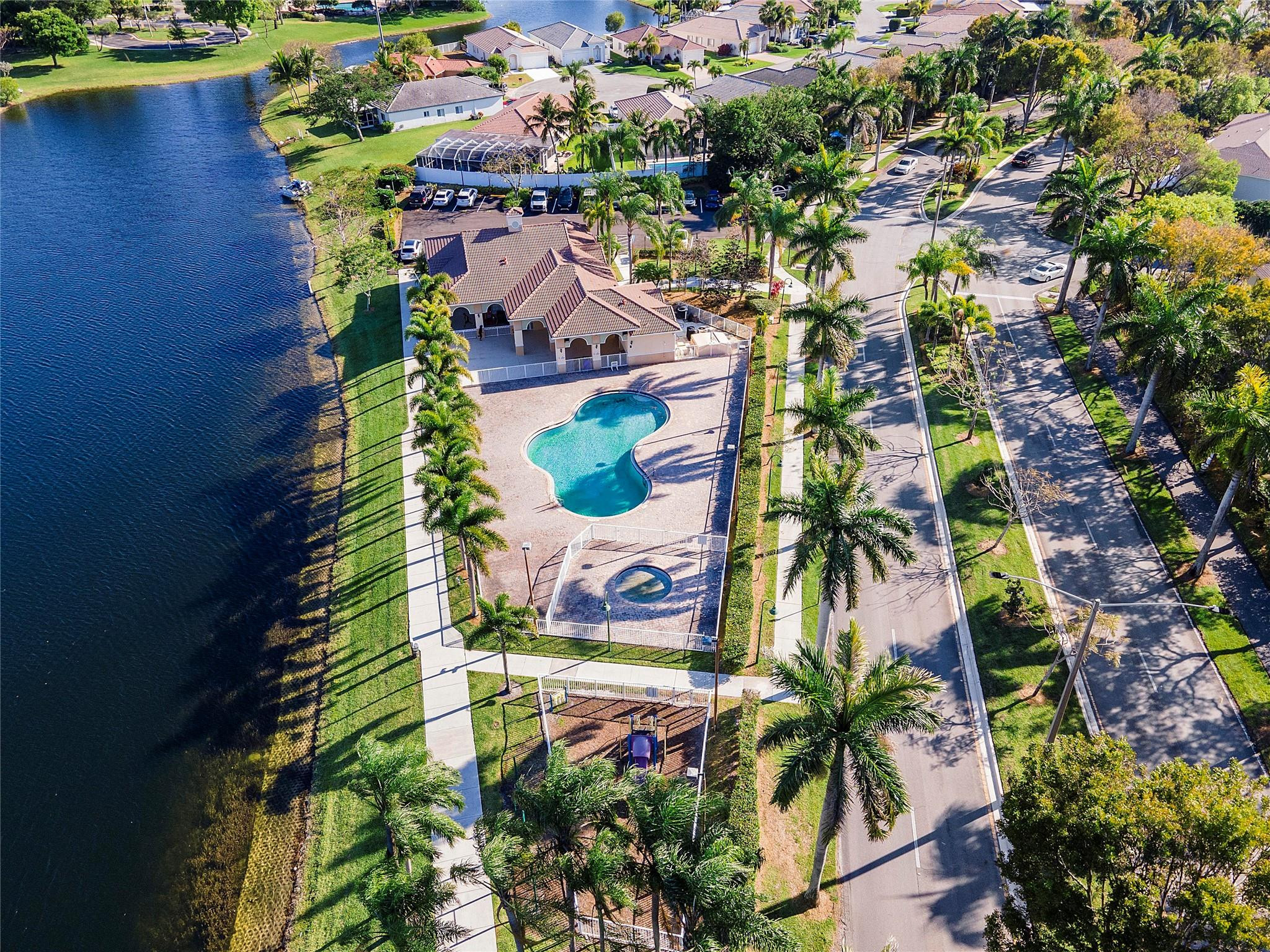 1367 SW 48th Ter