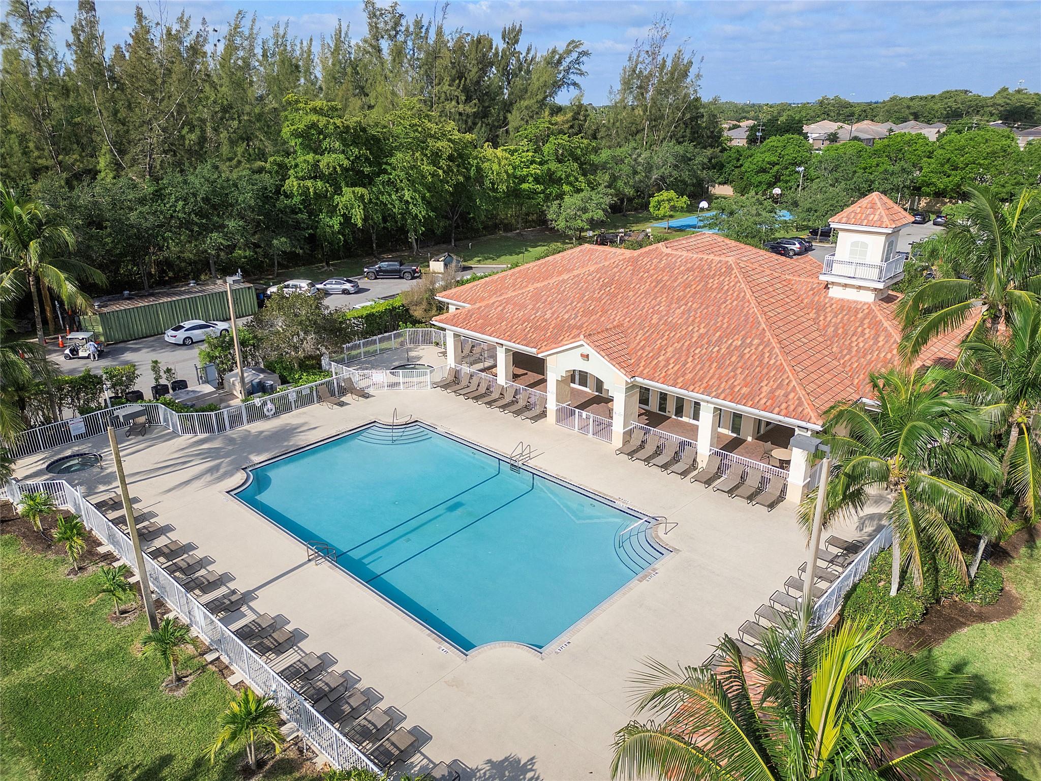 1367 SW 48th Ter