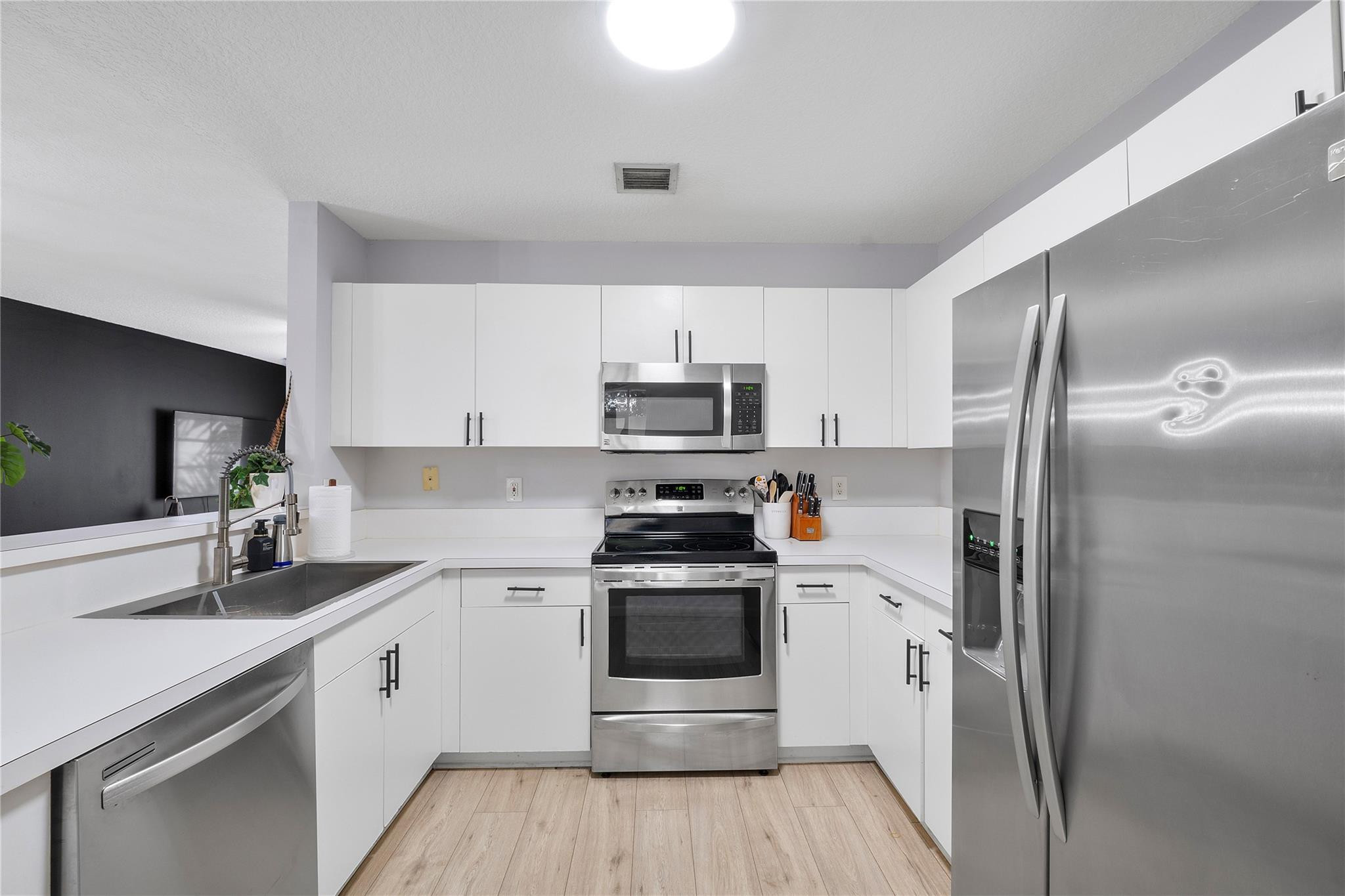 1367 SW 48th Ter