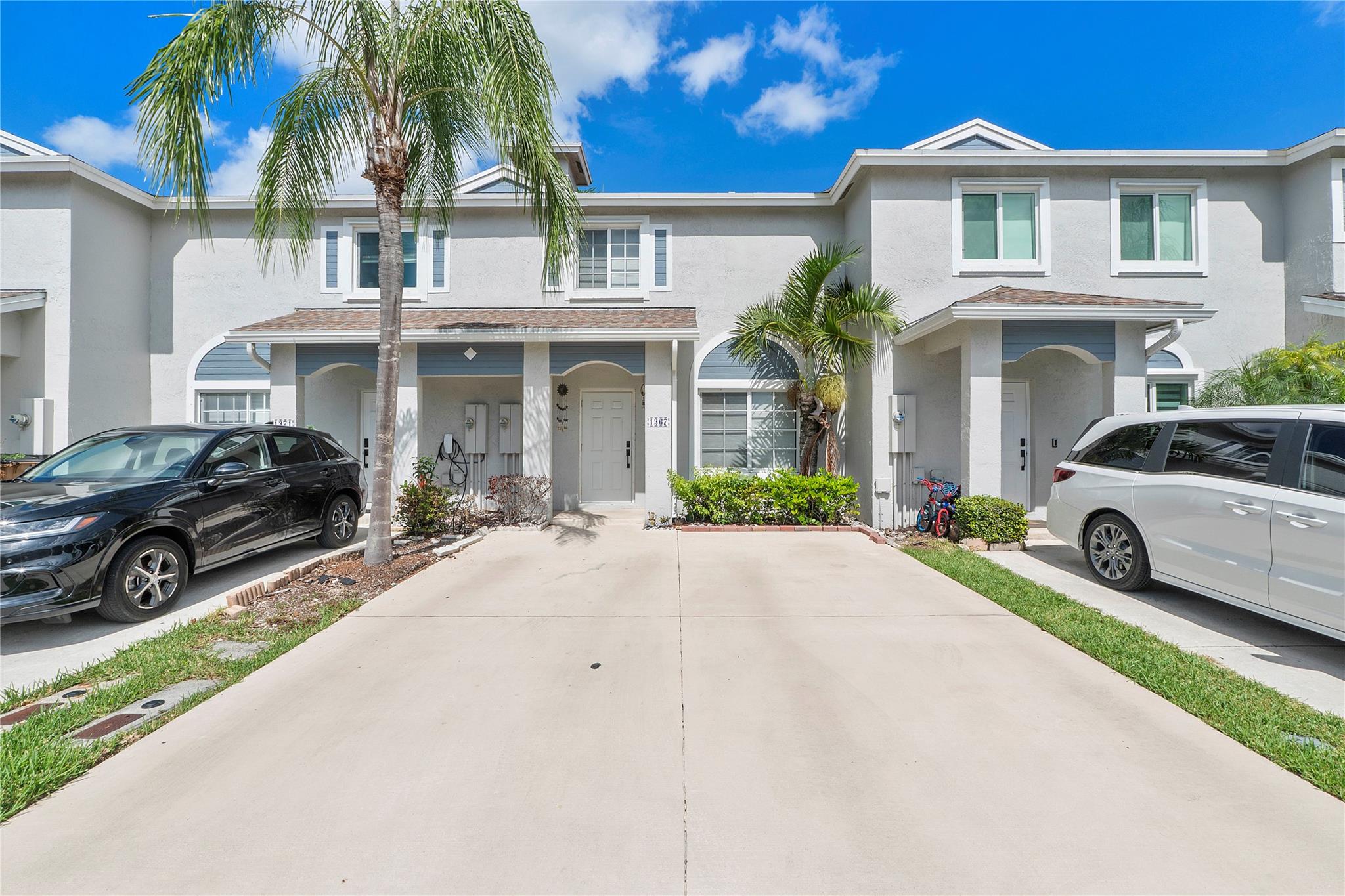 1367 SW 48th Ter