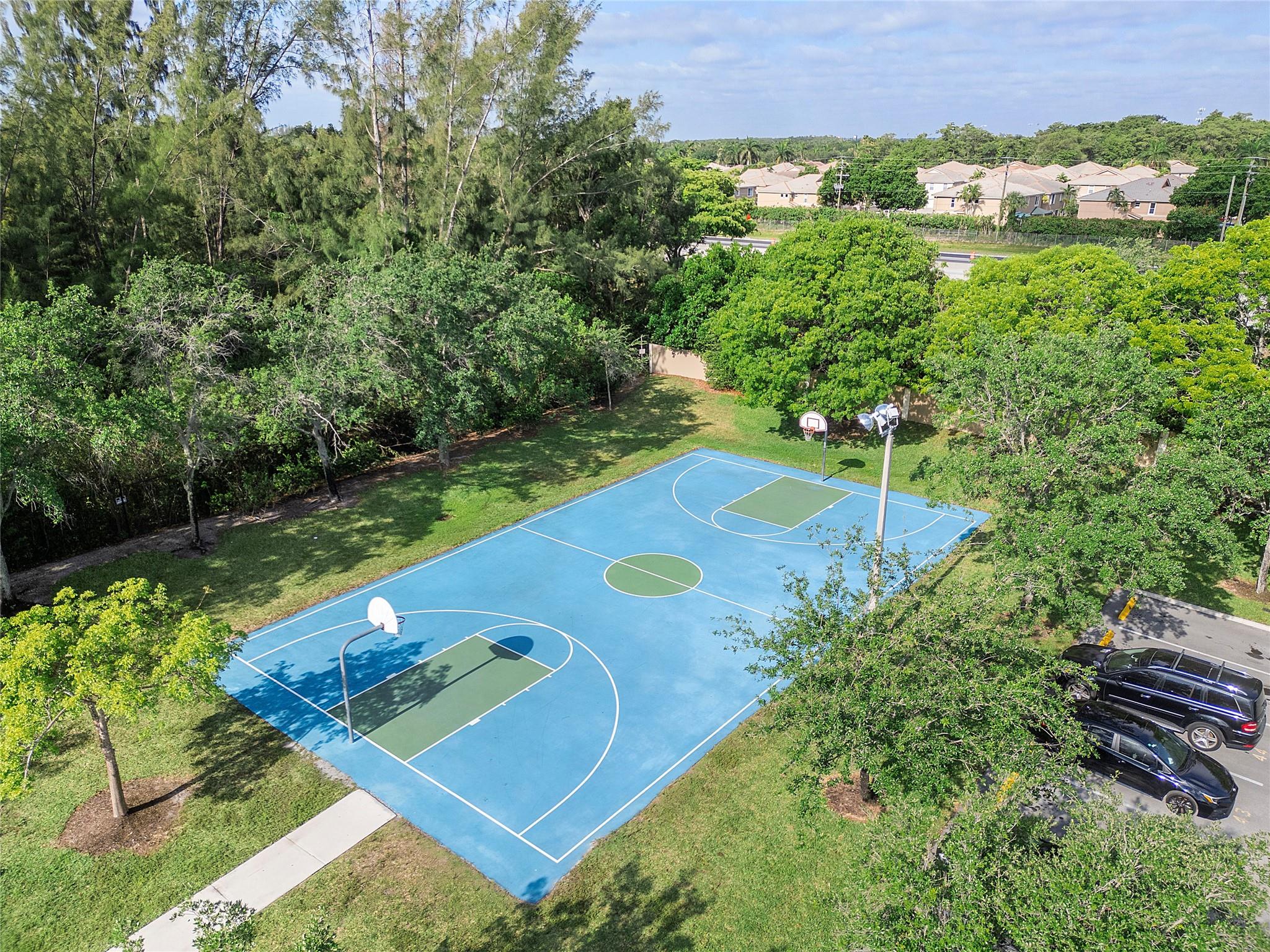 1367 SW 48th Ter
